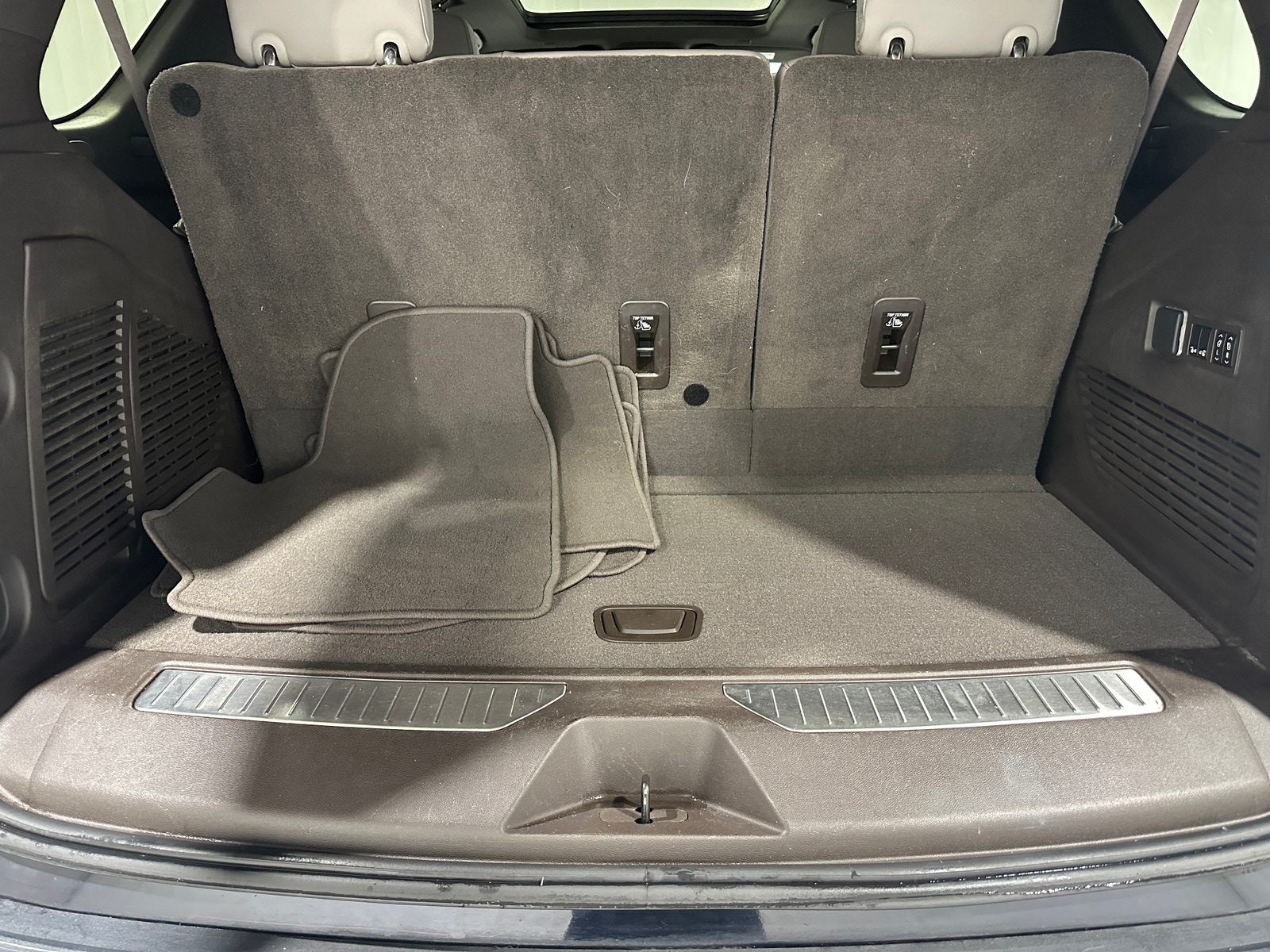 Thumbnail: 2021 Chevrolet Tahoe - 6