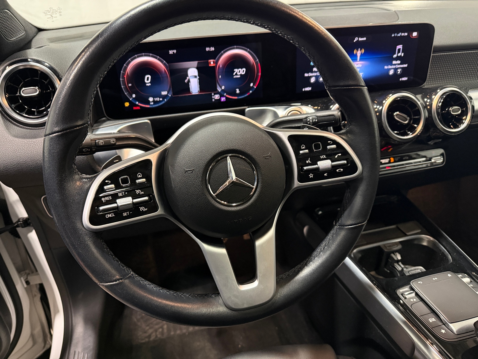 Thumbnail: 2021 Mercedes-Benz GLB - 4