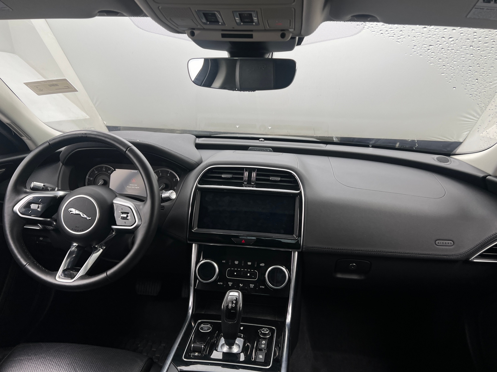 Thumbnail: 2020 Jaguar XE - 2