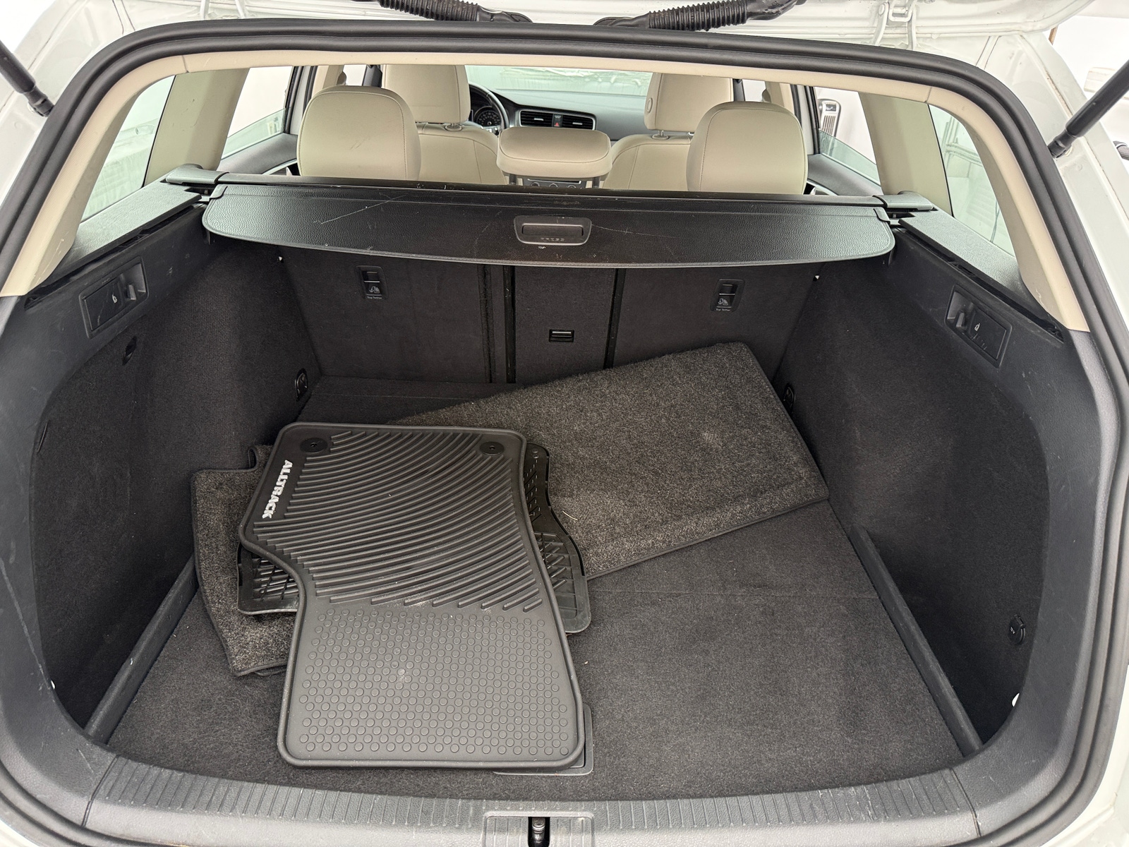 Thumbnail: 2017 Volkswagen Golf - 6