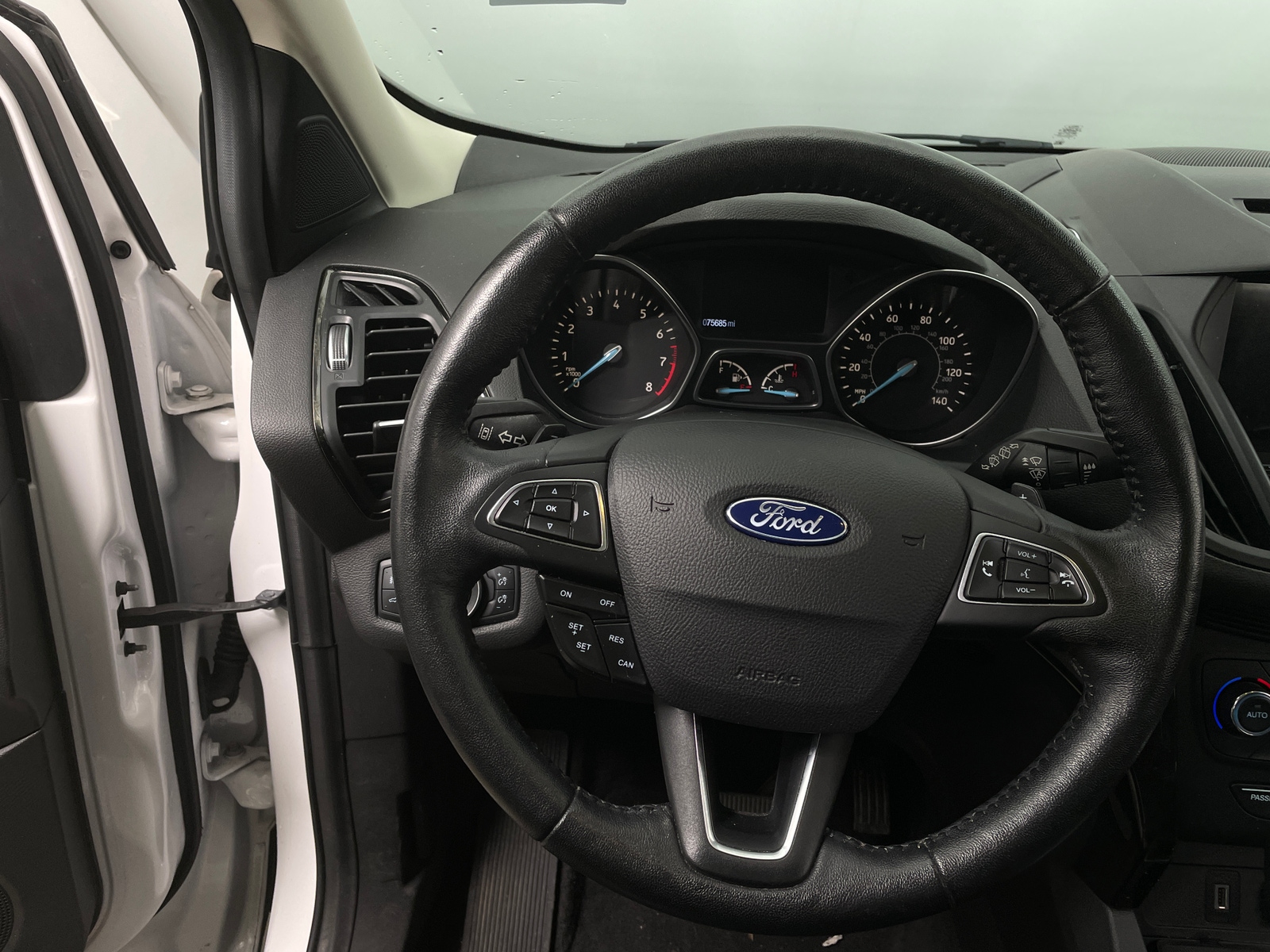 Thumbnail: 2017 Ford Escape - 4