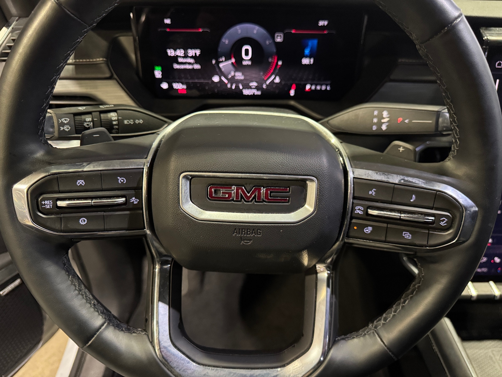 Thumbnail: 2025 GMC Acadia - 5