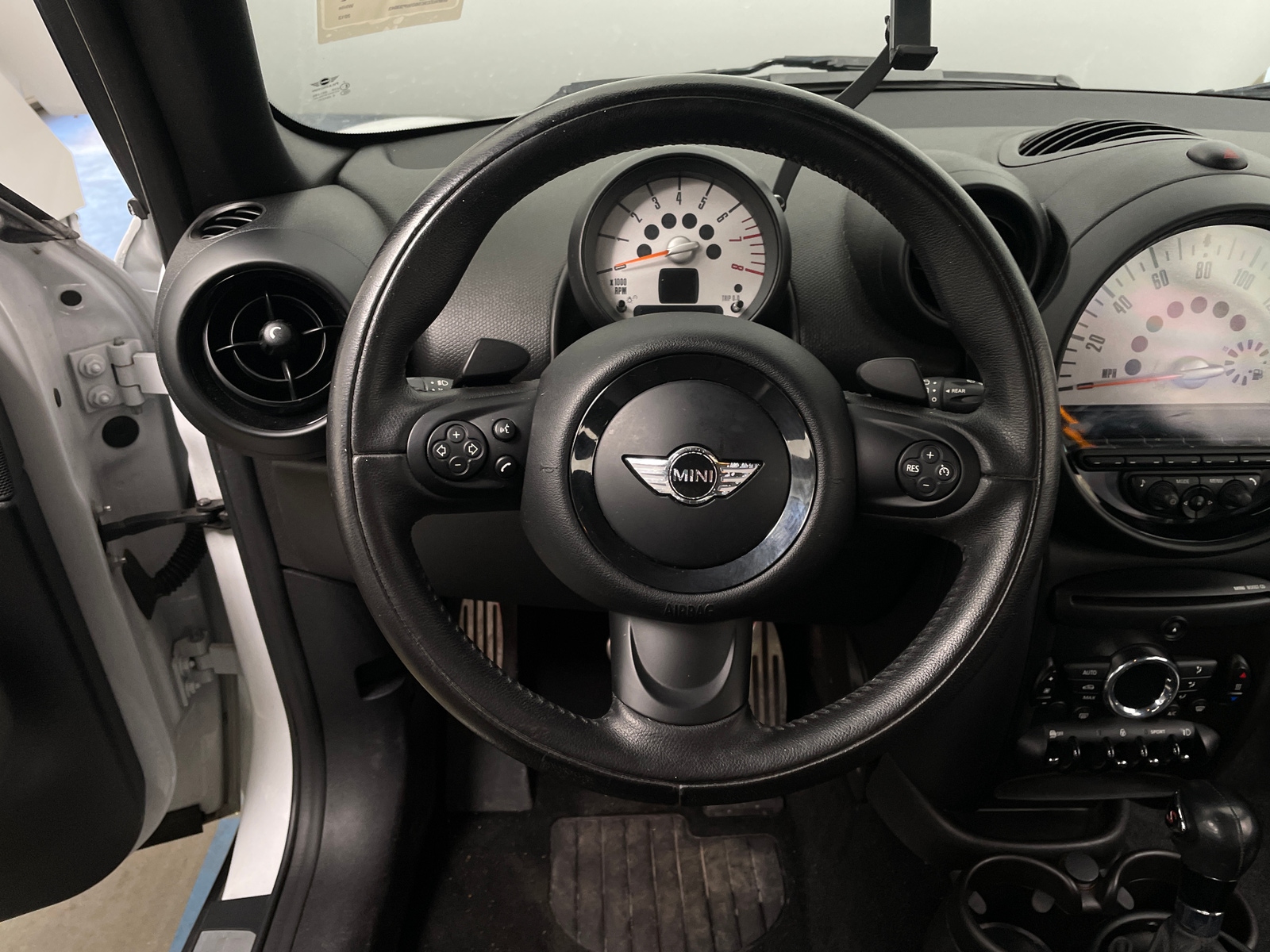 Thumbnail: 2013 MINI Cooper Countryman - 4