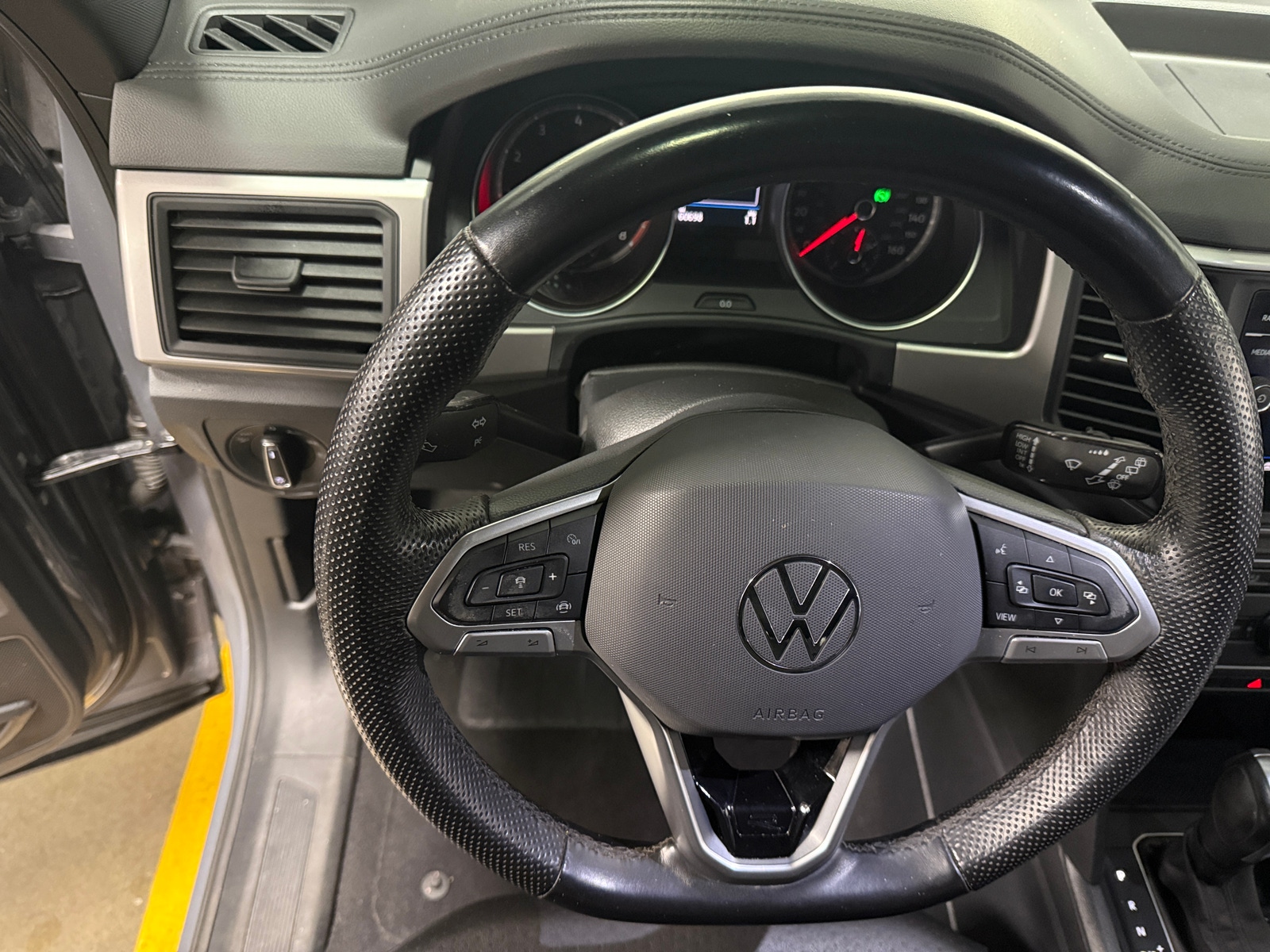 Thumbnail: 2020 Volkswagen Atlas - 4