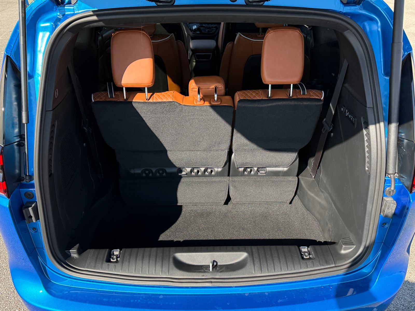 Thumbnail: 2026 Chrysler Pacifica - 6