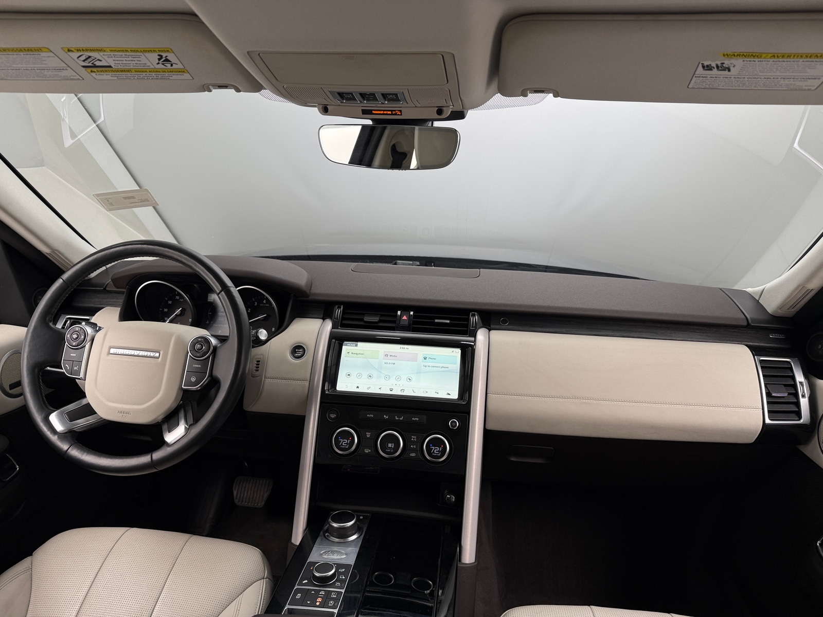 Thumbnail: 2017 Land Rover Discovery - 2