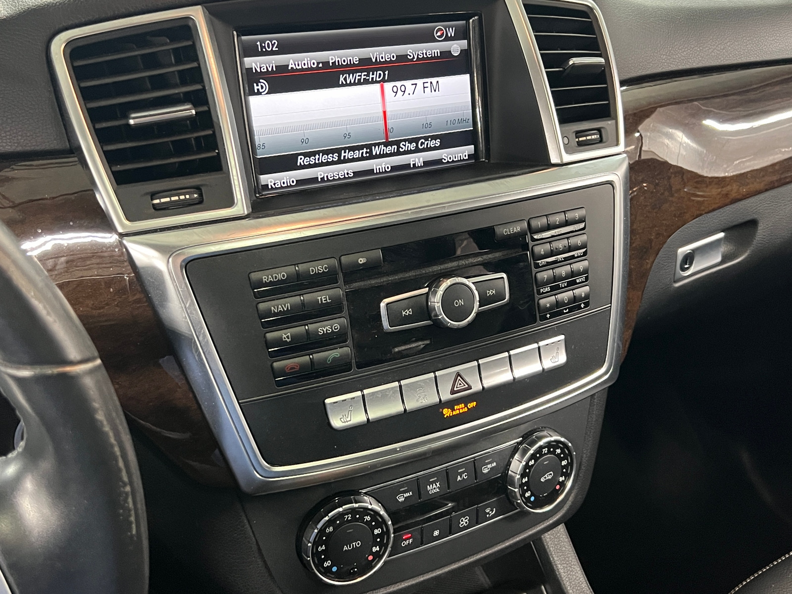 Thumbnail: 2013 Mercedes-Benz M-Class - 3