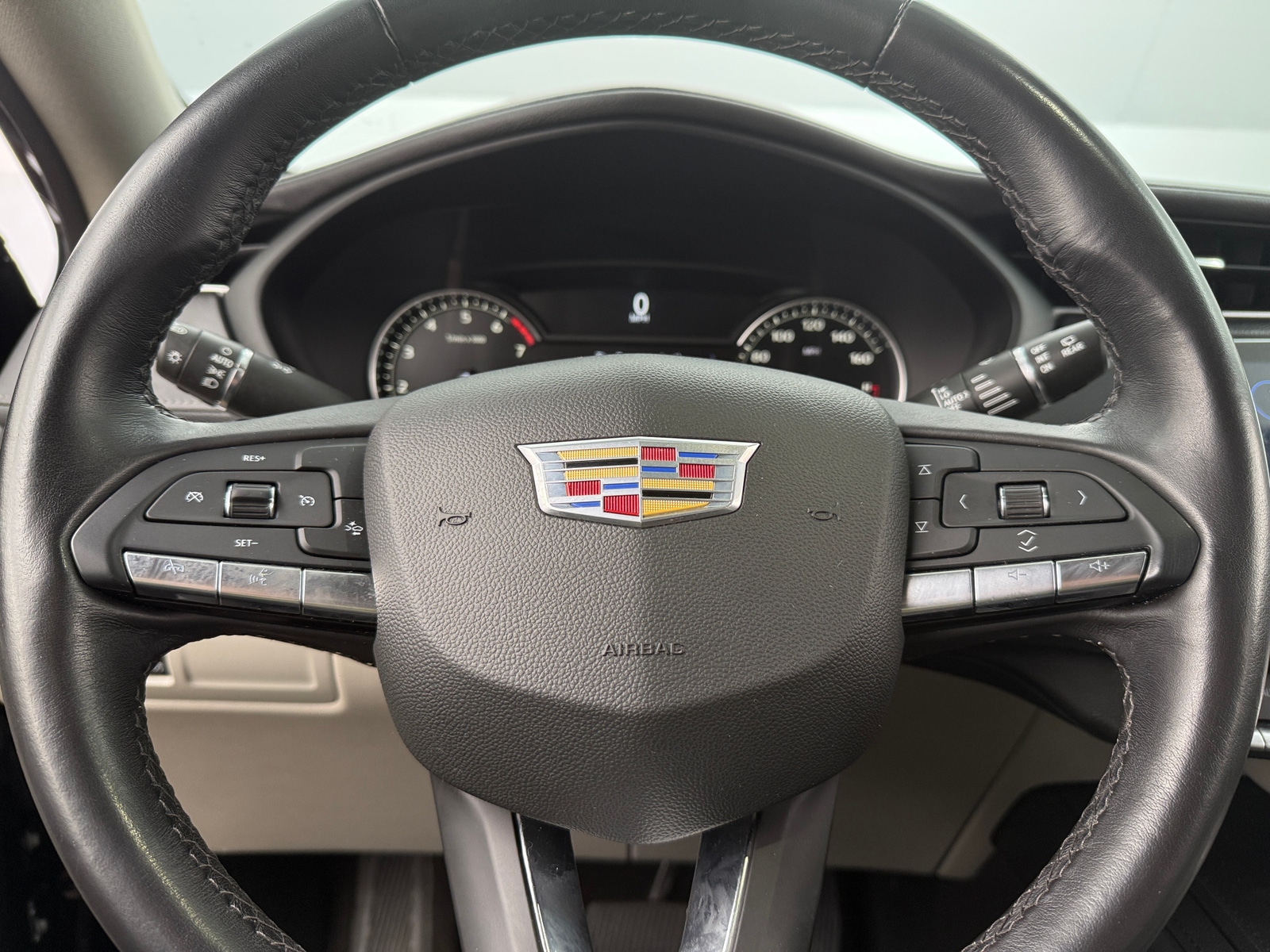 Thumbnail: 2023 Cadillac XT4 - 4