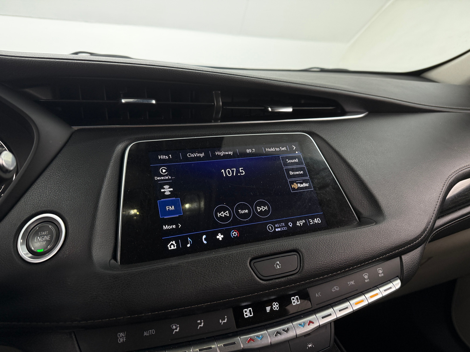 Thumbnail: 2023 Cadillac XT4 - 3