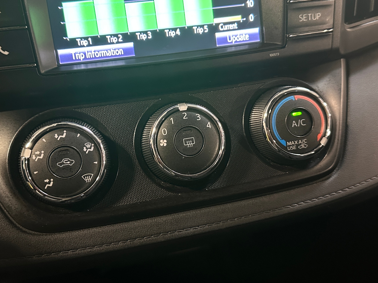 Thumbnail: 2018 Toyota RAV4 - 4