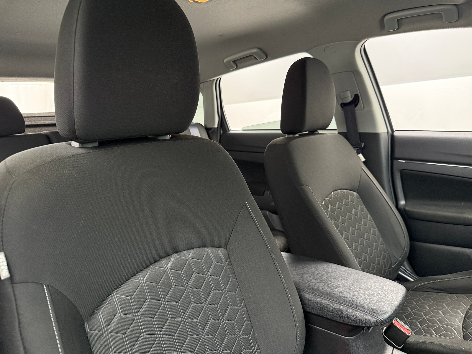 Thumbnail: 2022 Mitsubishi Outlander Sport - 2