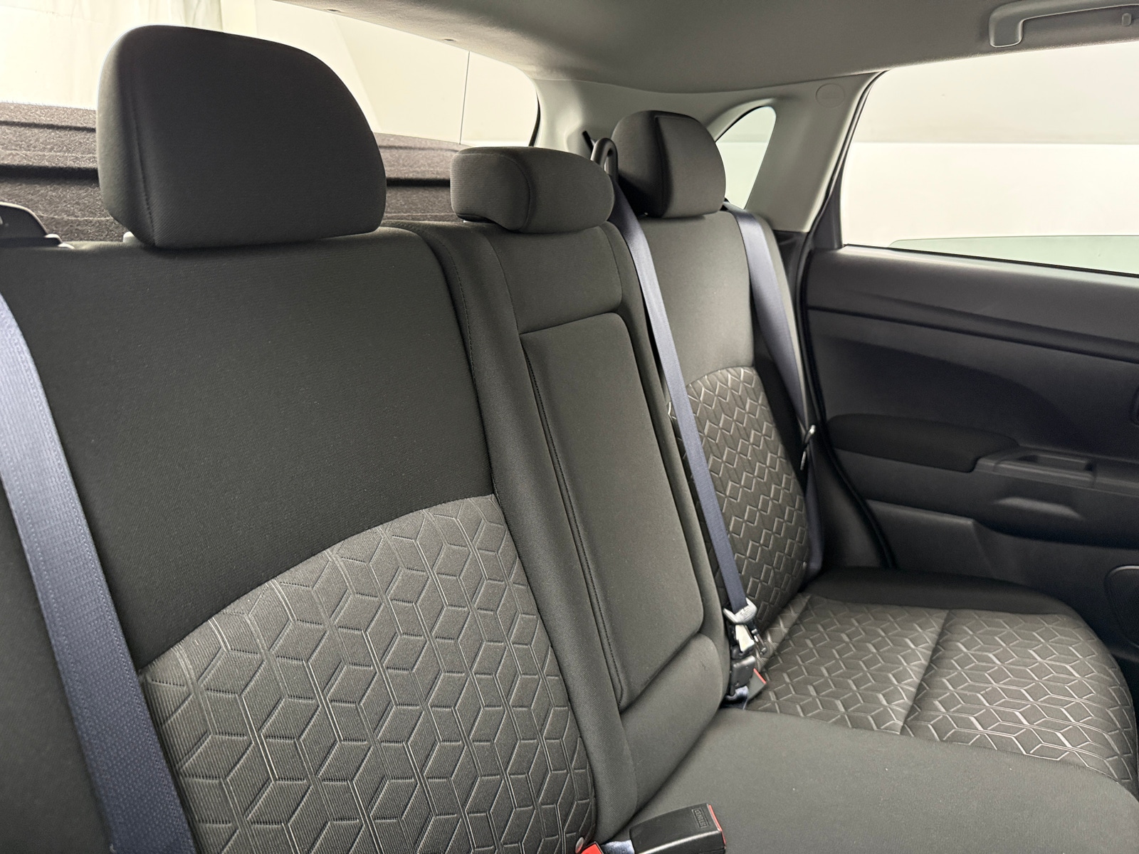 Thumbnail: 2022 Mitsubishi Outlander Sport - 6