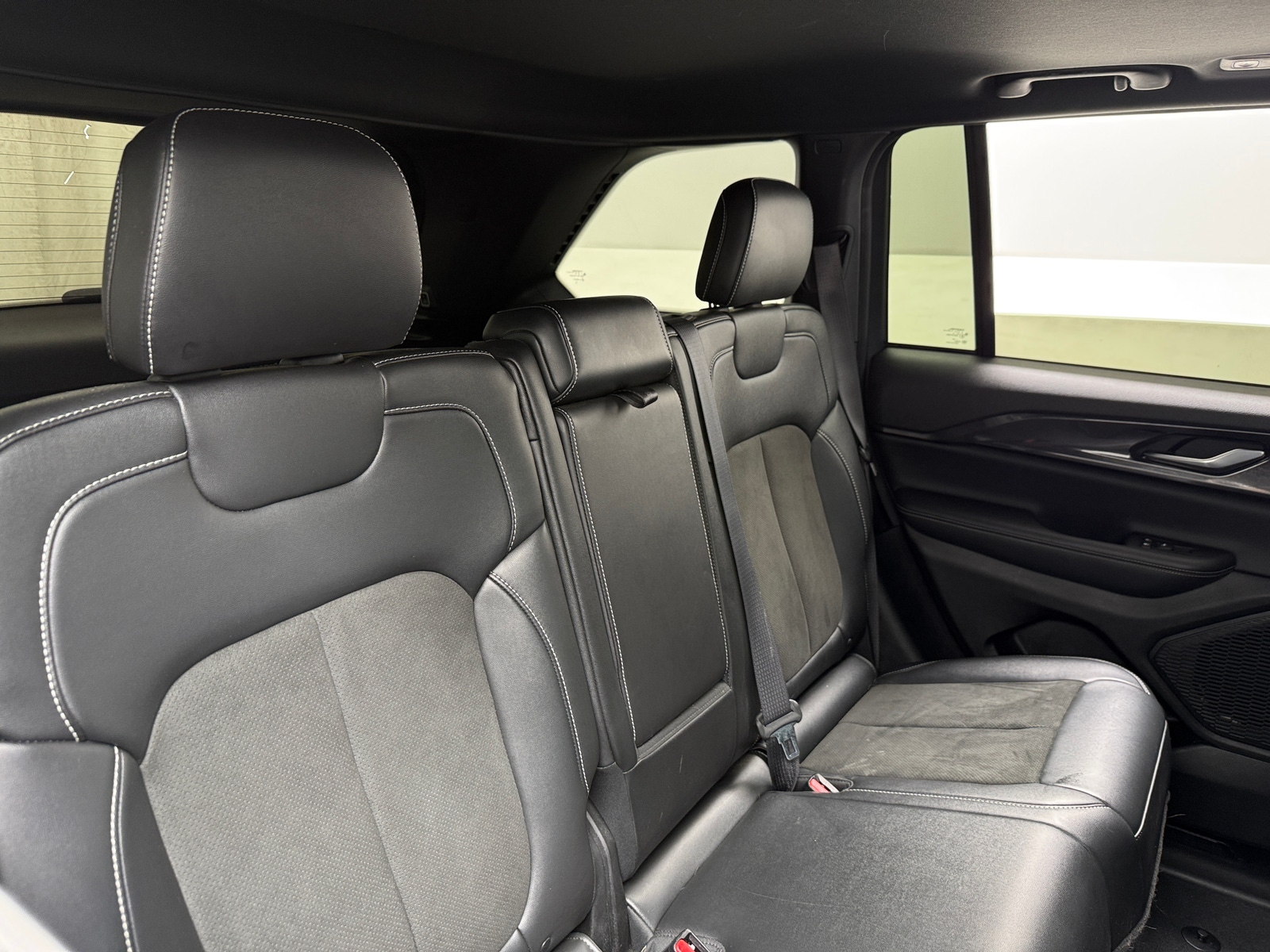 Thumbnail: 2023 Jeep Grand Cherokee - 5