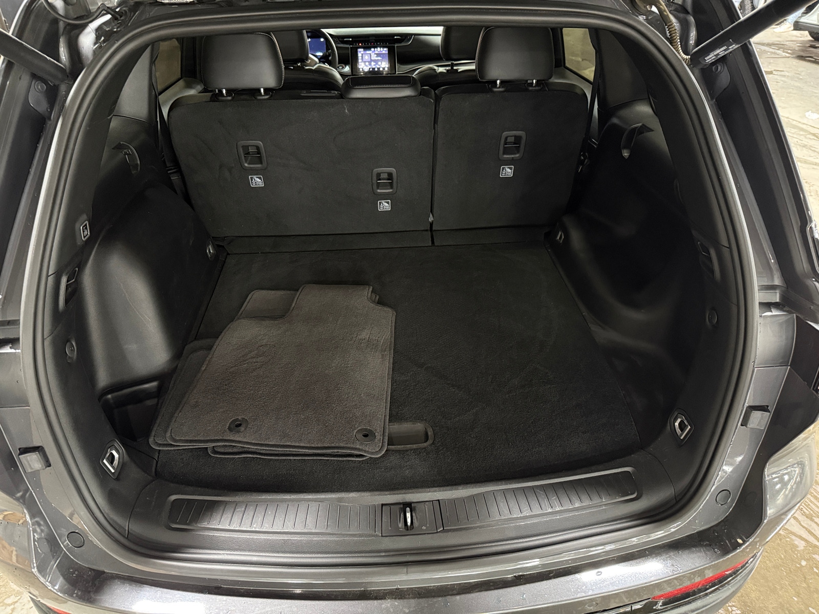 Thumbnail: 2023 Jeep Grand Cherokee - 6