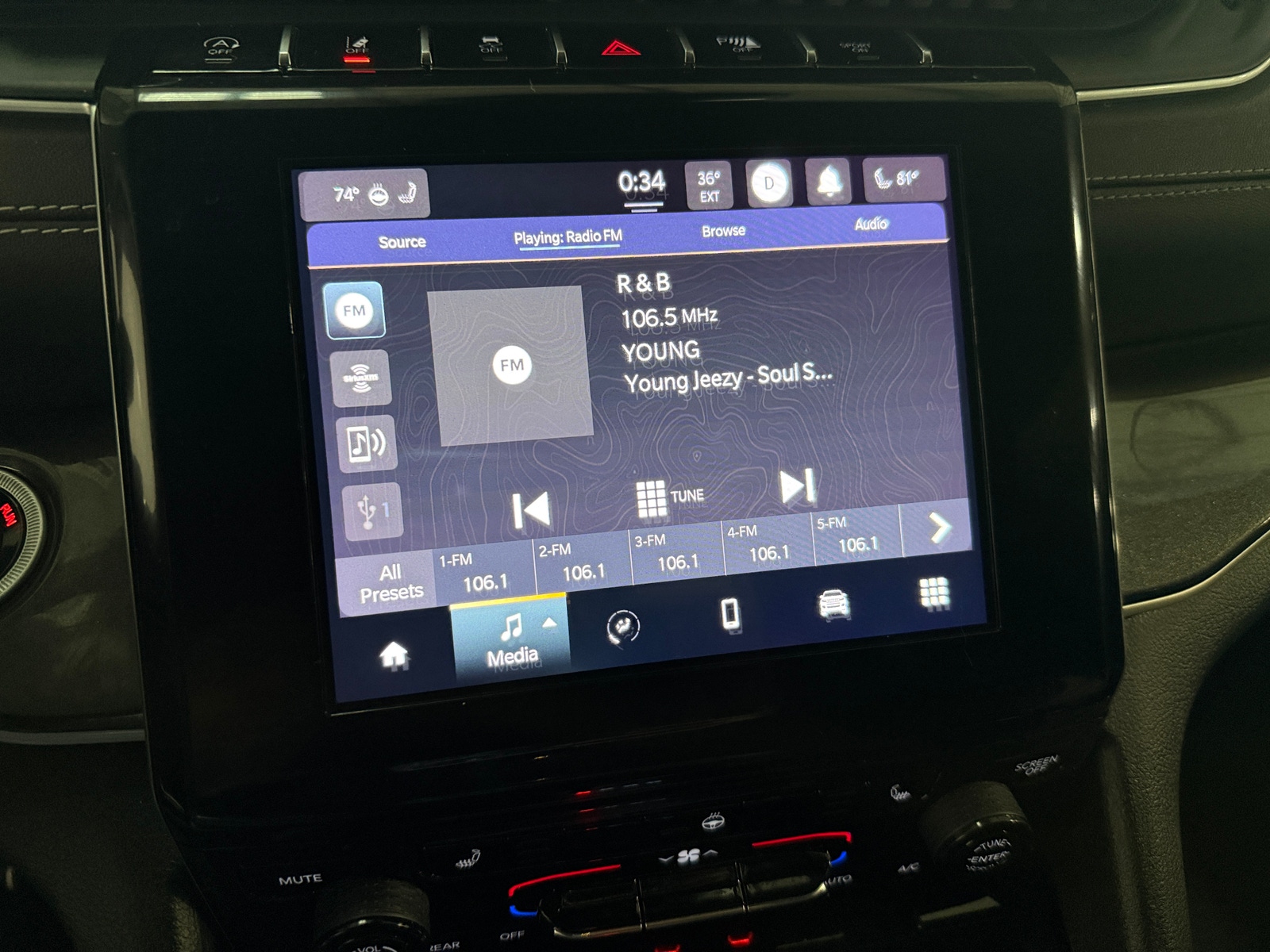 Thumbnail: 2023 Jeep Grand Cherokee - 3