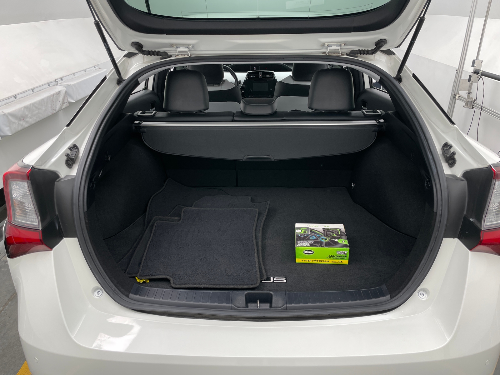 Thumbnail: 2019 Toyota Prius - 6