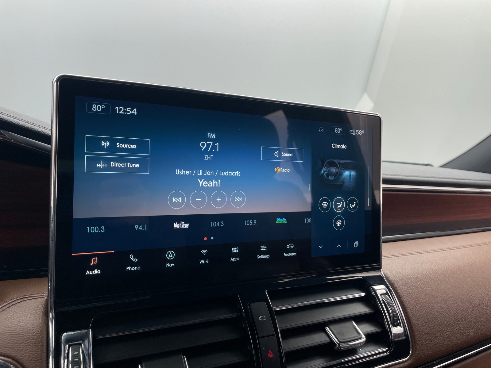 Thumbnail: 2023 Lincoln Navigator L - 3