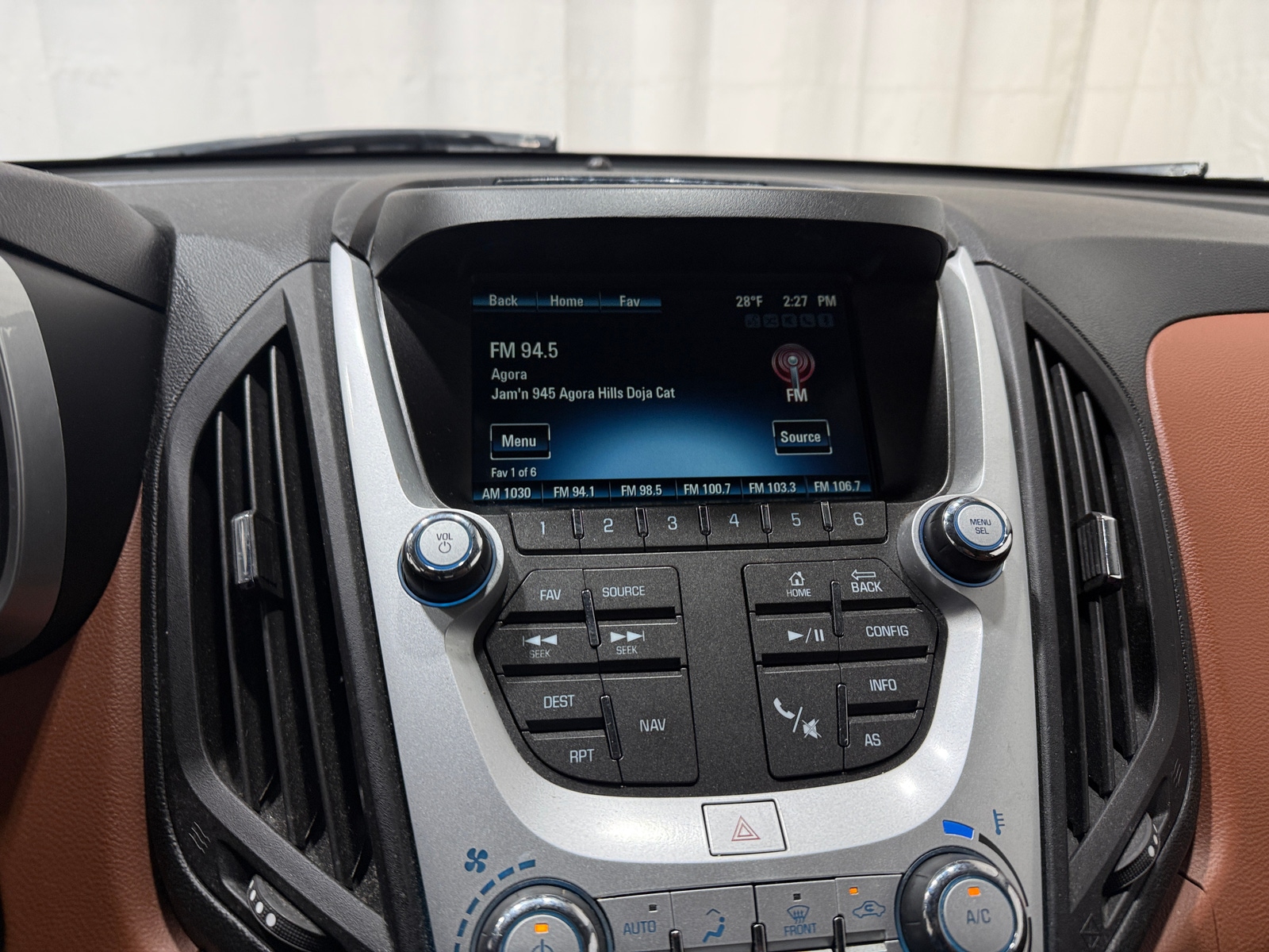 Thumbnail: 2017 Chevrolet Equinox - 3