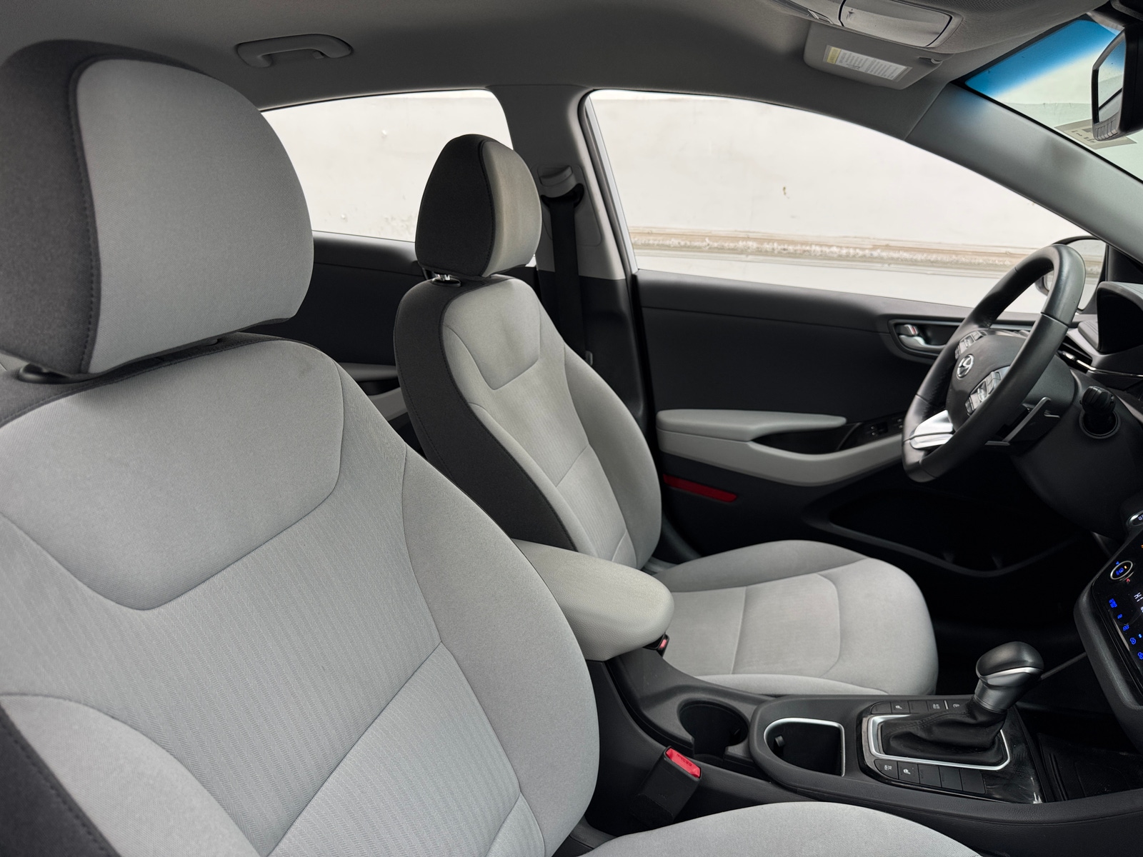 Thumbnail: 2021 Hyundai Ioniq - 2