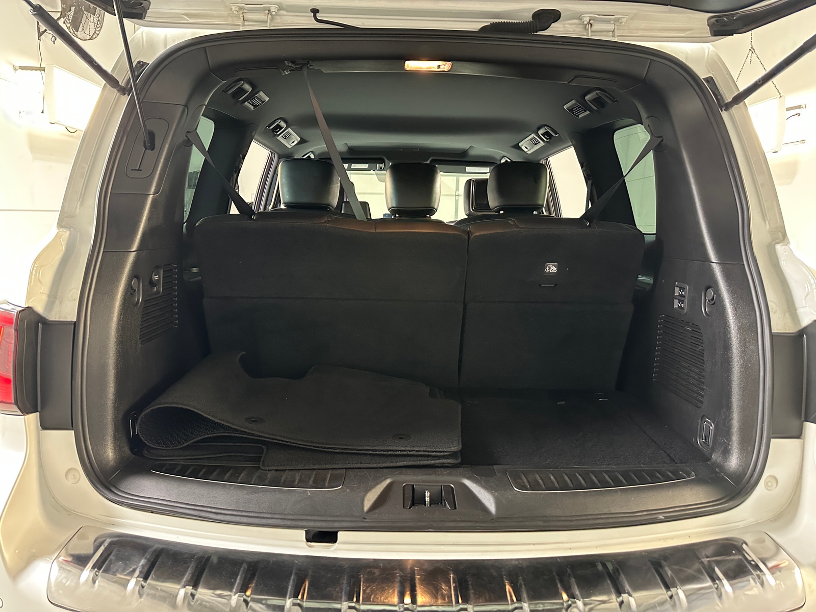 Thumbnail: 2023 INFINITI QX80 - 6