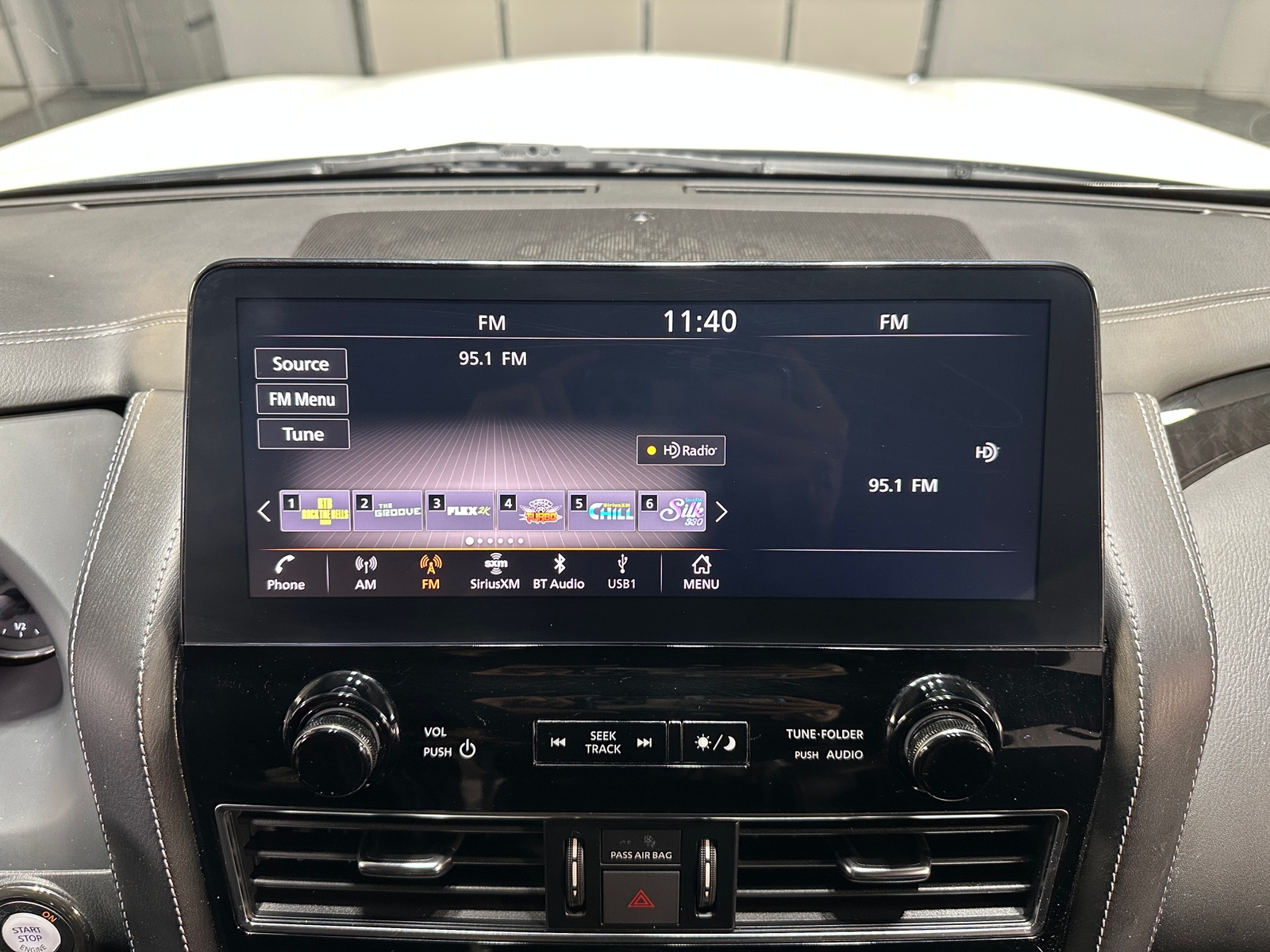 Thumbnail: 2023 INFINITI QX80 - 3