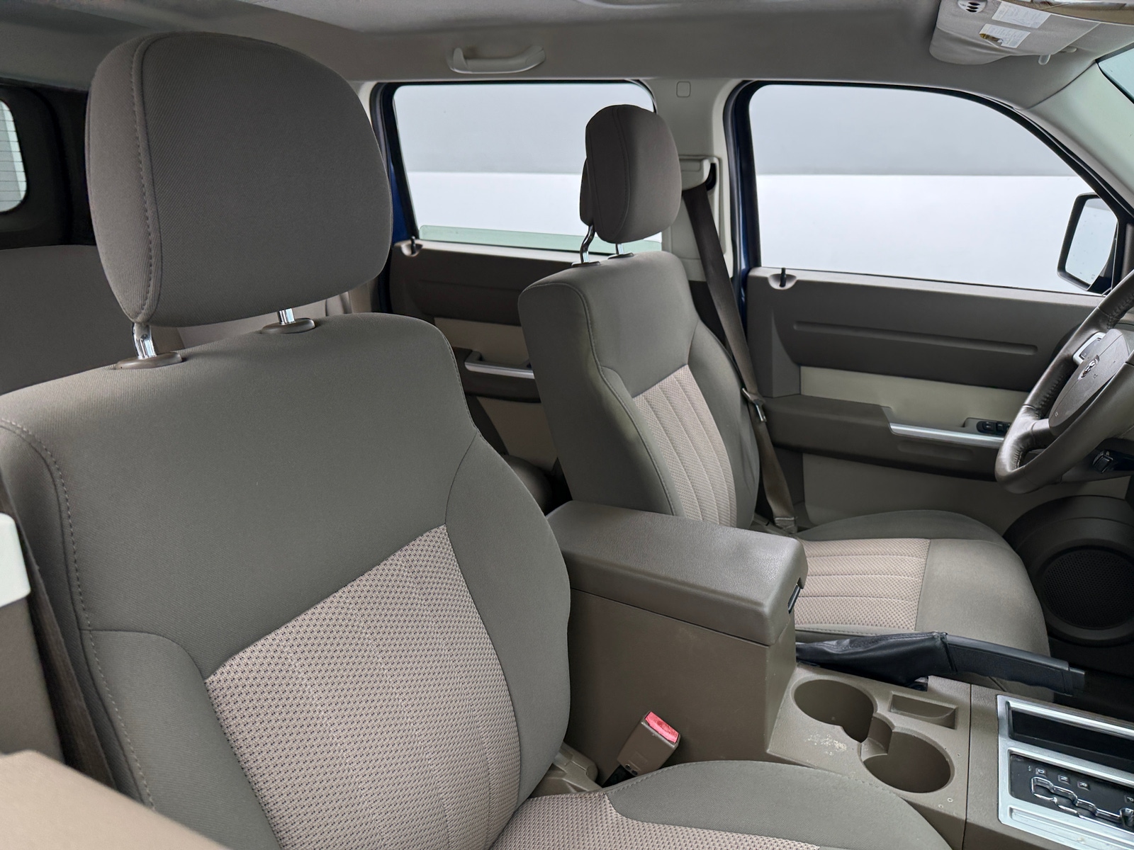 Thumbnail: 2010 Dodge Nitro - 2