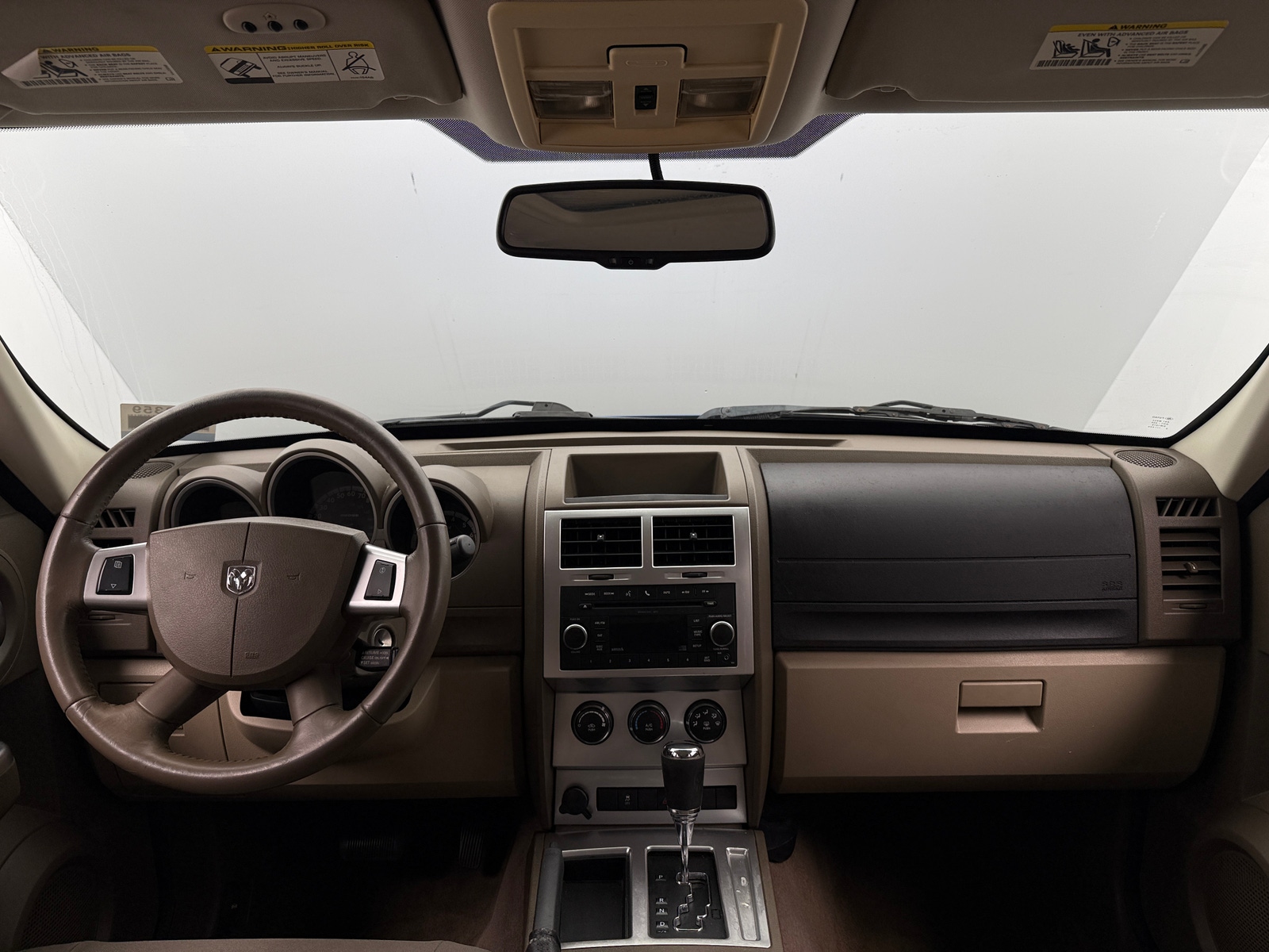 Thumbnail: 2010 Dodge Nitro - 3