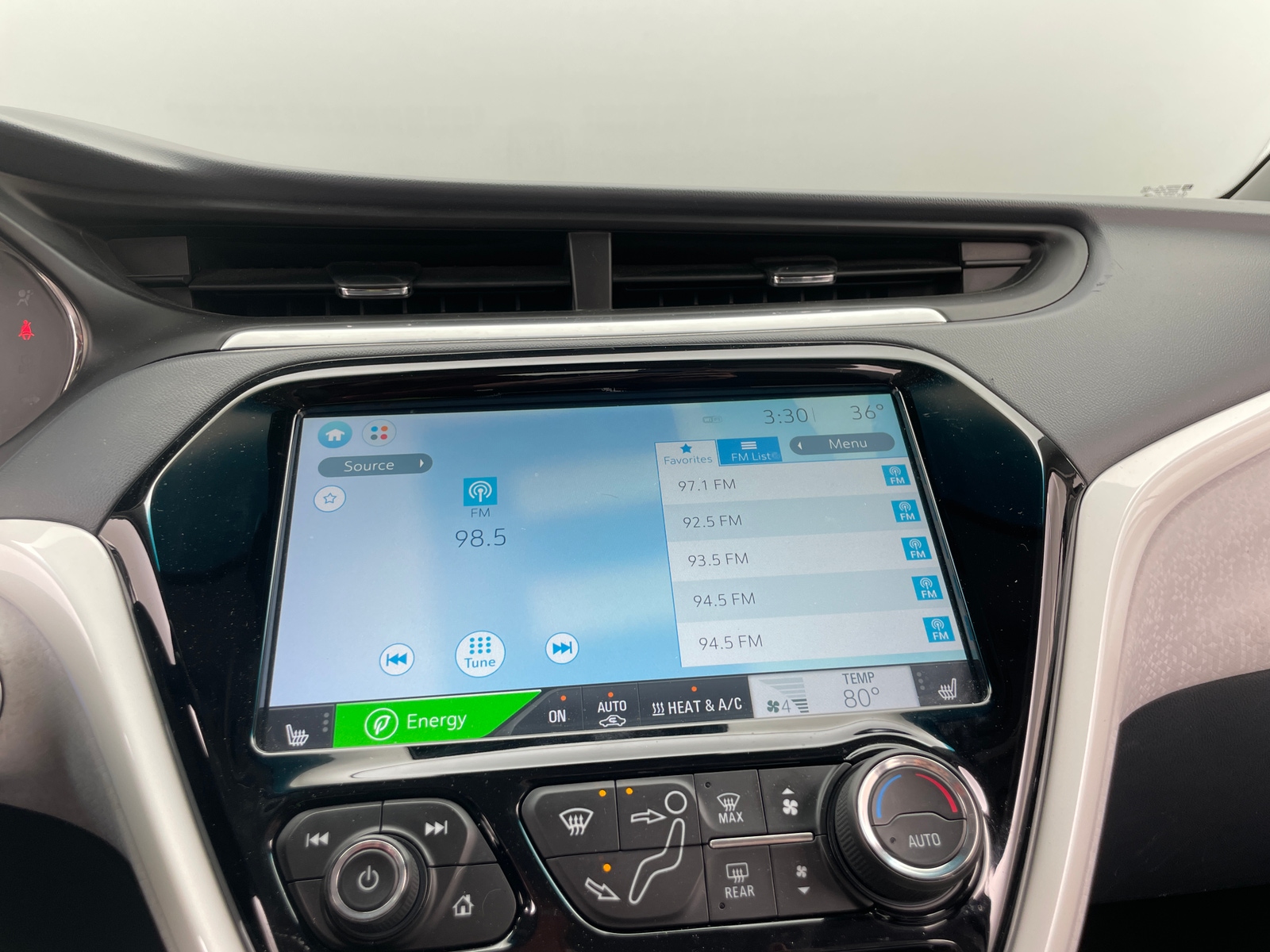 Thumbnail: 2017 Chevrolet Bolt EV - 3