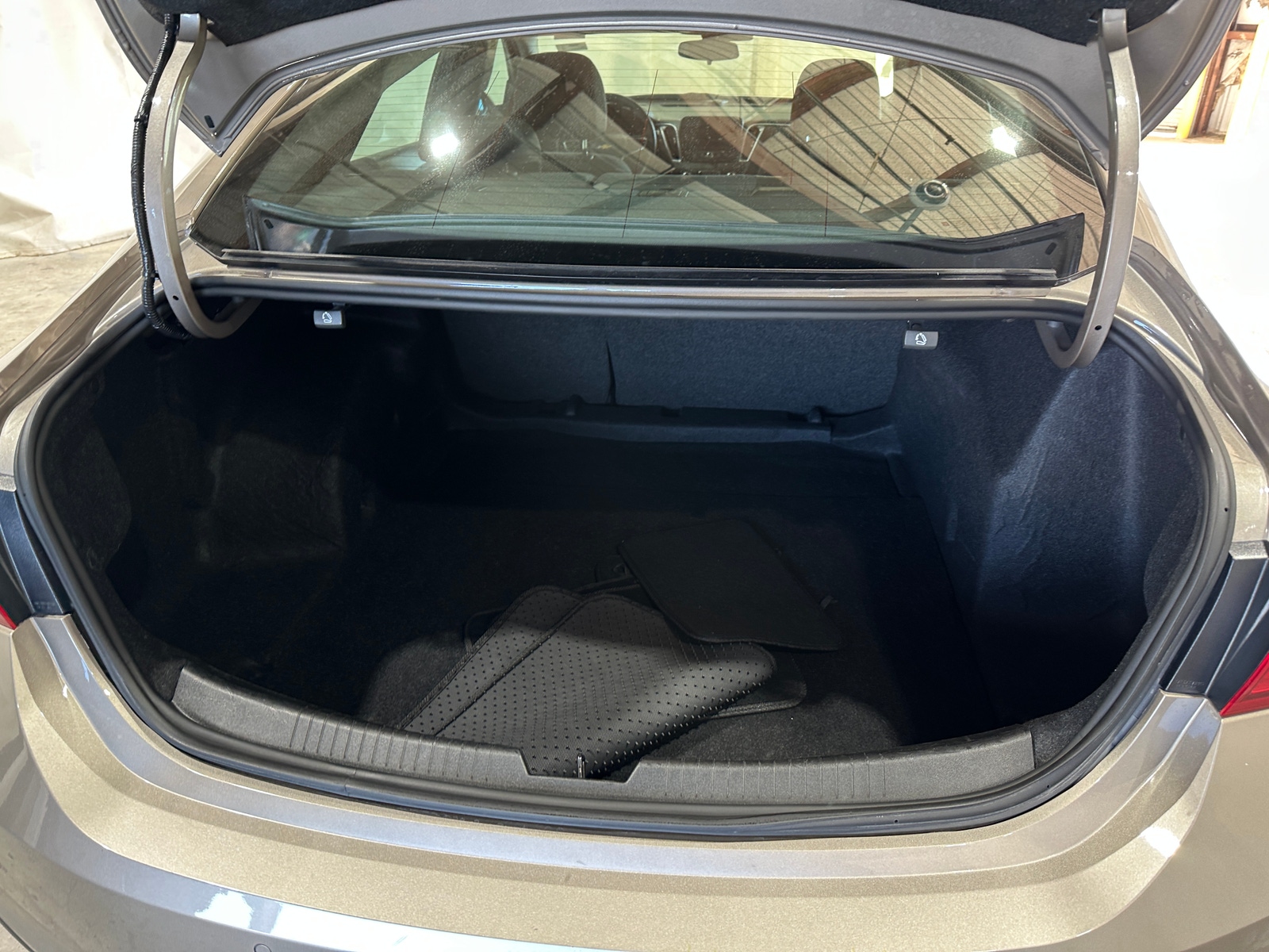 Thumbnail: 2025 Chevrolet Malibu - 7