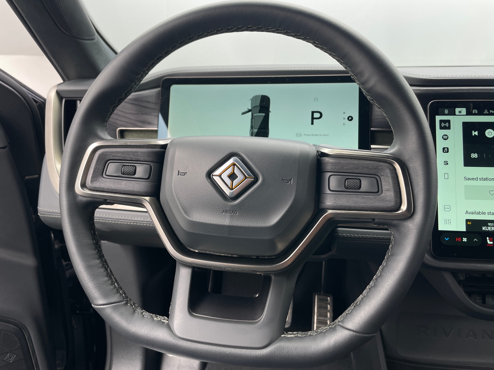 Thumbnail: 2024 Rivian R1S - 4