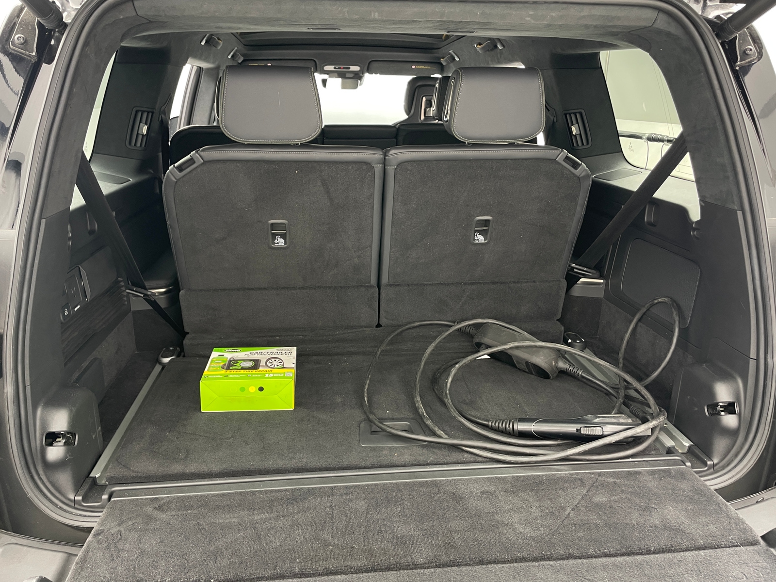 Thumbnail: 2024 Rivian R1S - 6