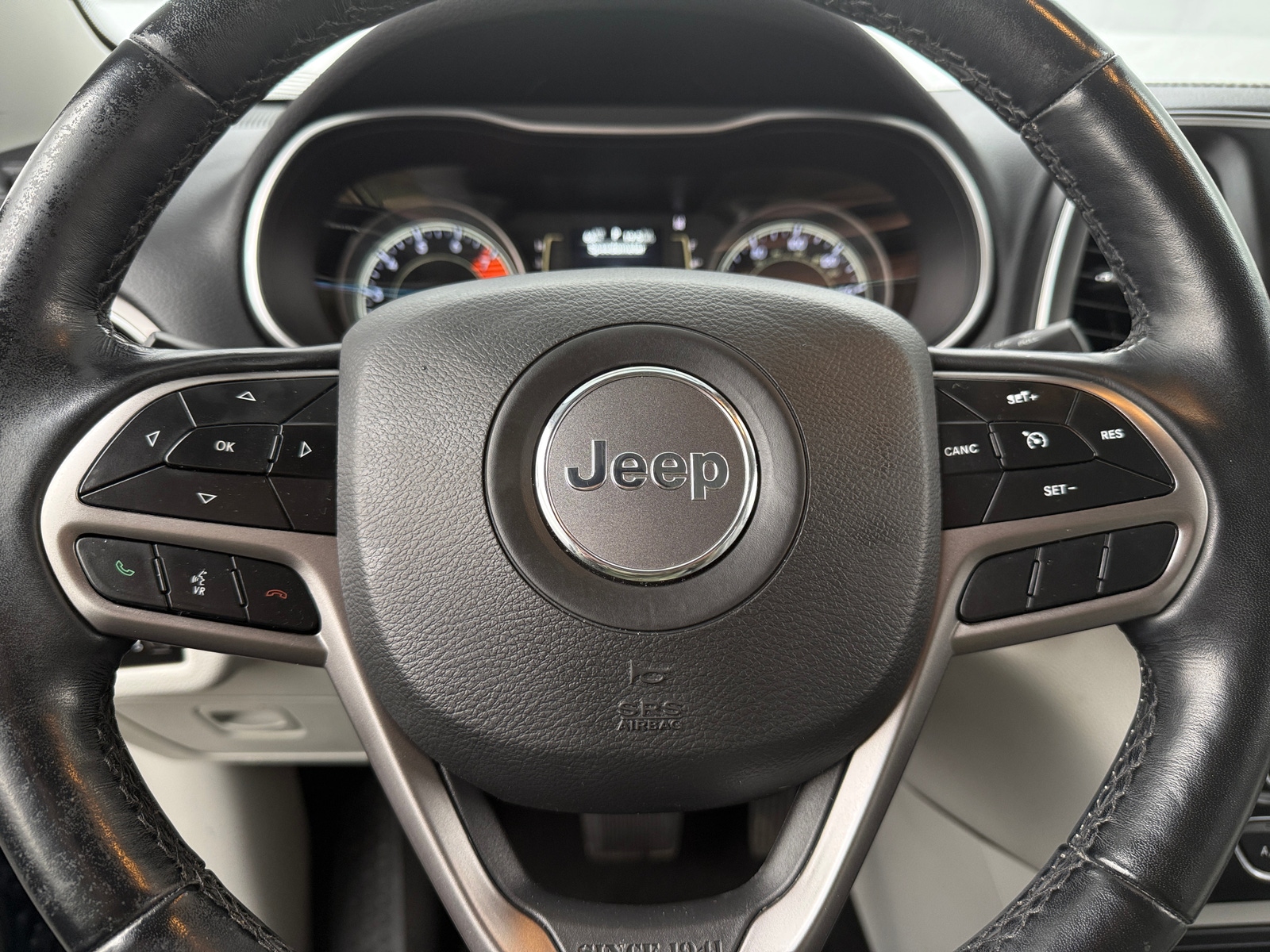 Thumbnail: 2021 Jeep Cherokee - 4