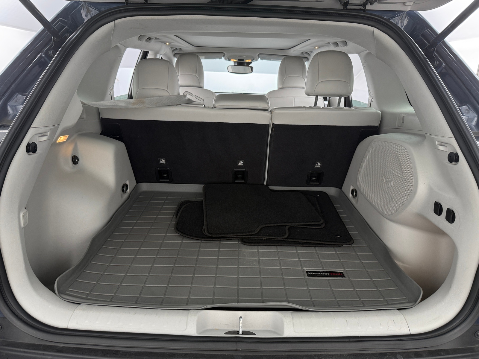 Thumbnail: 2021 Jeep Cherokee - 6