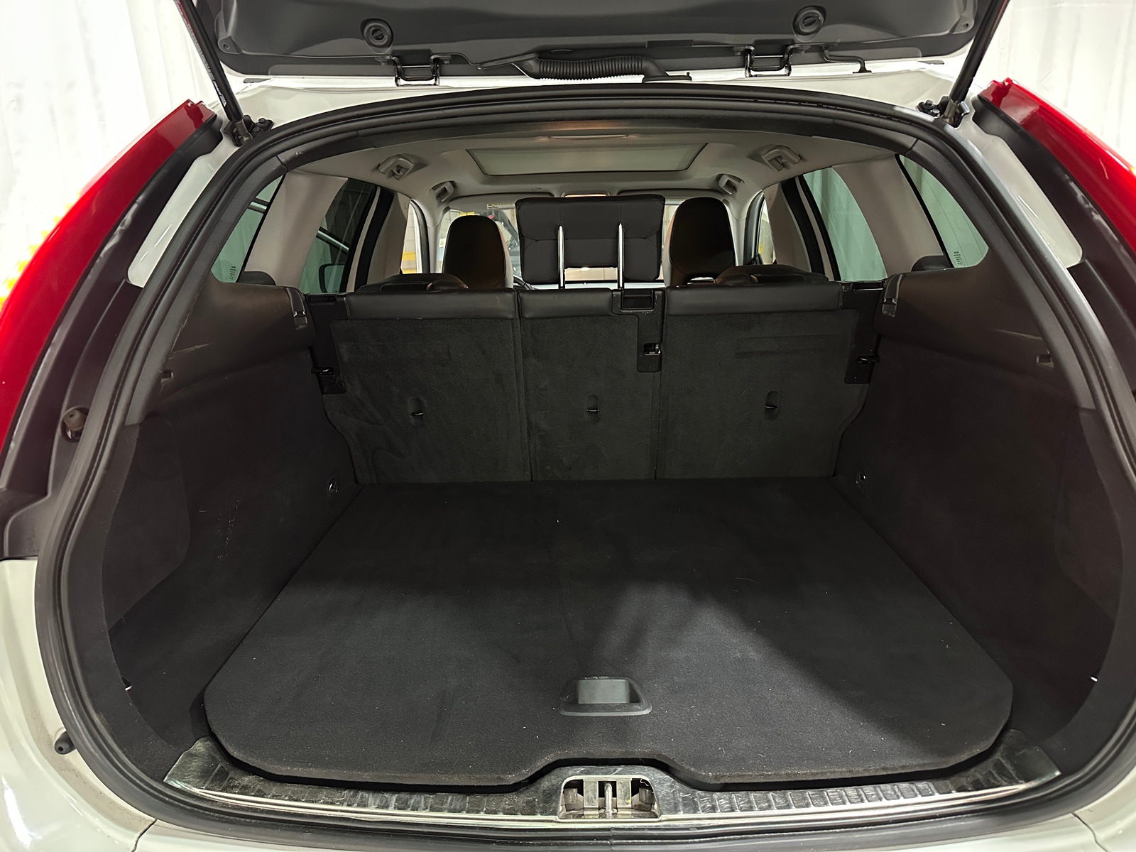 Thumbnail: 2016 Volvo XC60 - 6