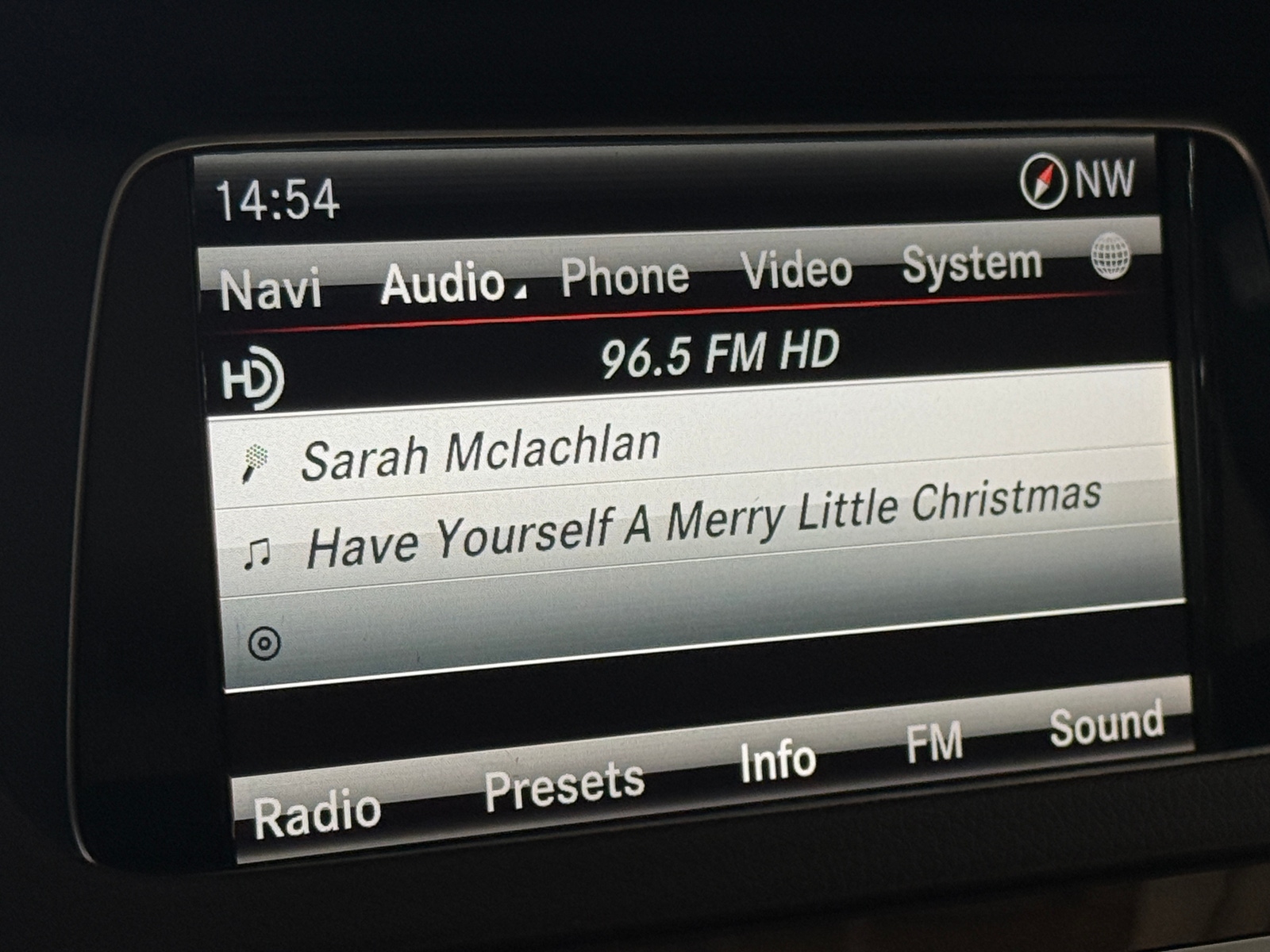 Thumbnail: 2015 Mercedes-Benz E-Class - 3