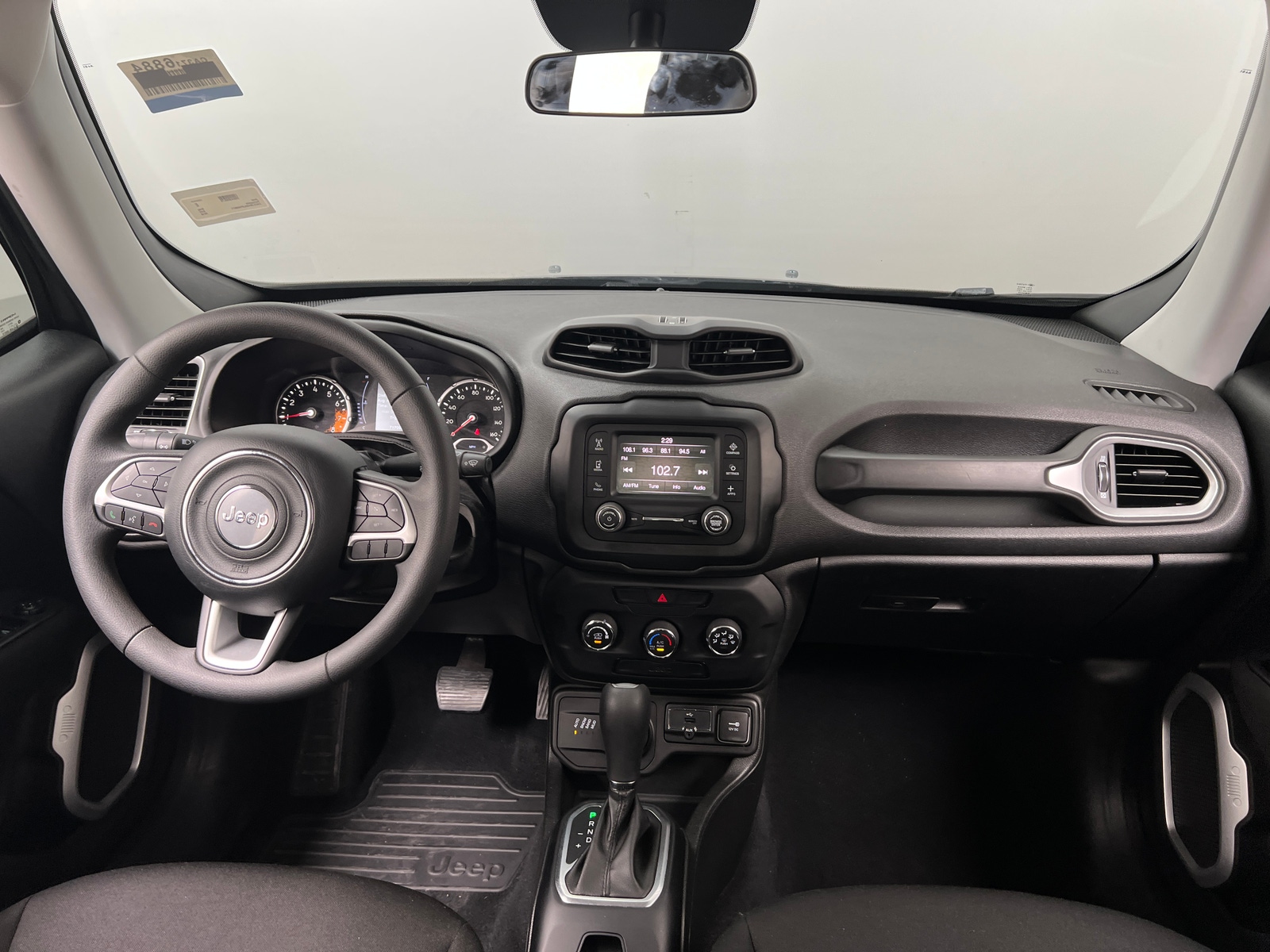 Thumbnail: 2018 Jeep Renegade - 3