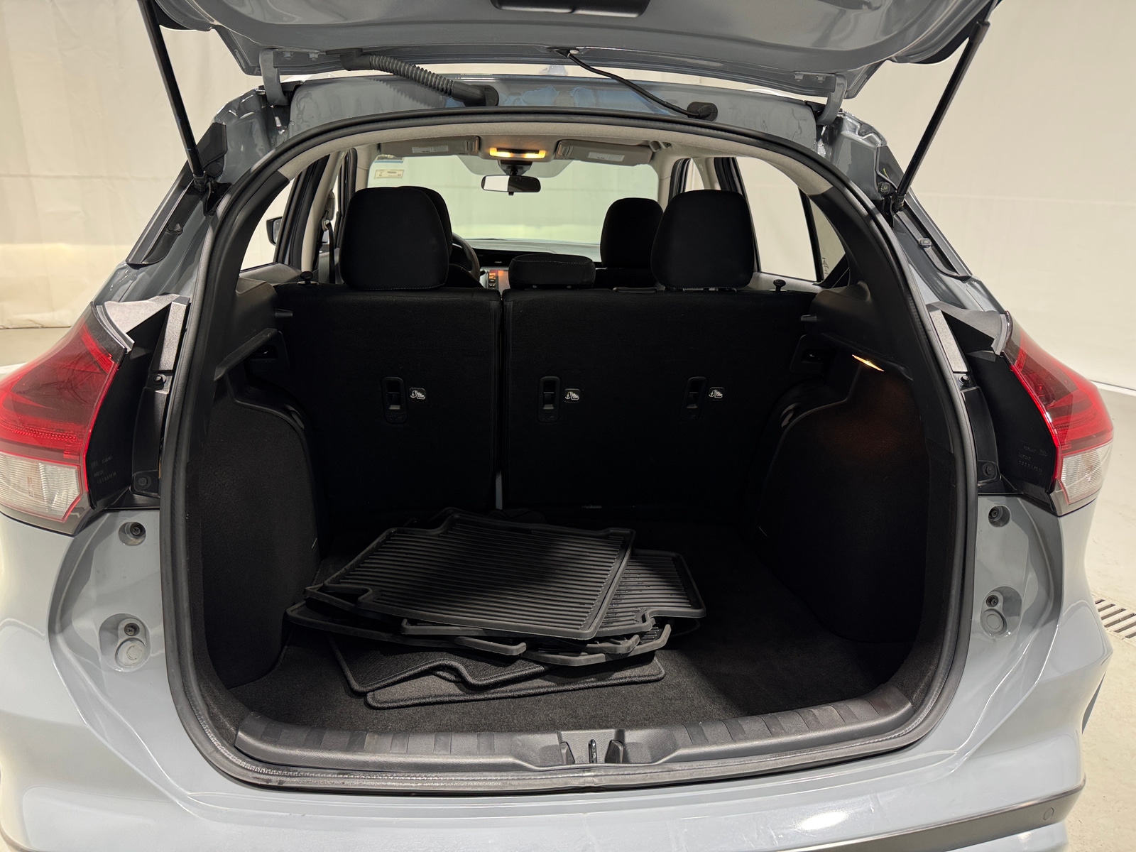 Thumbnail: 2022 Nissan Kicks - 7