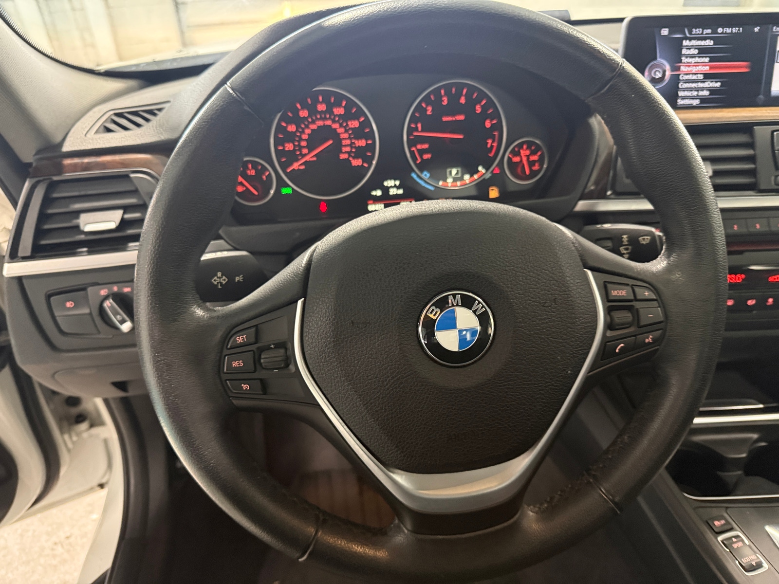 Thumbnail: 2015 BMW 3 Series - 4