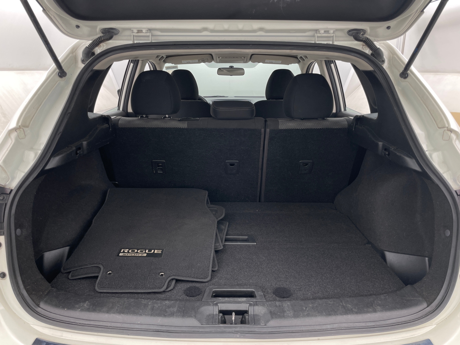 Thumbnail: 2017 Nissan Rogue Sport - 7