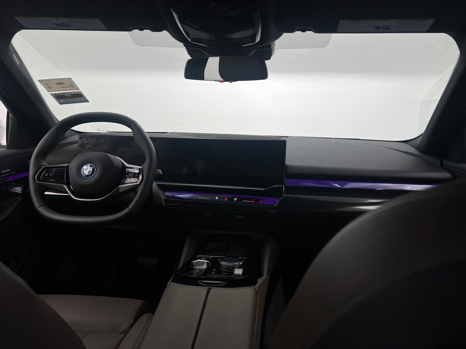 Thumbnail: 2025 BMW i5 - 2