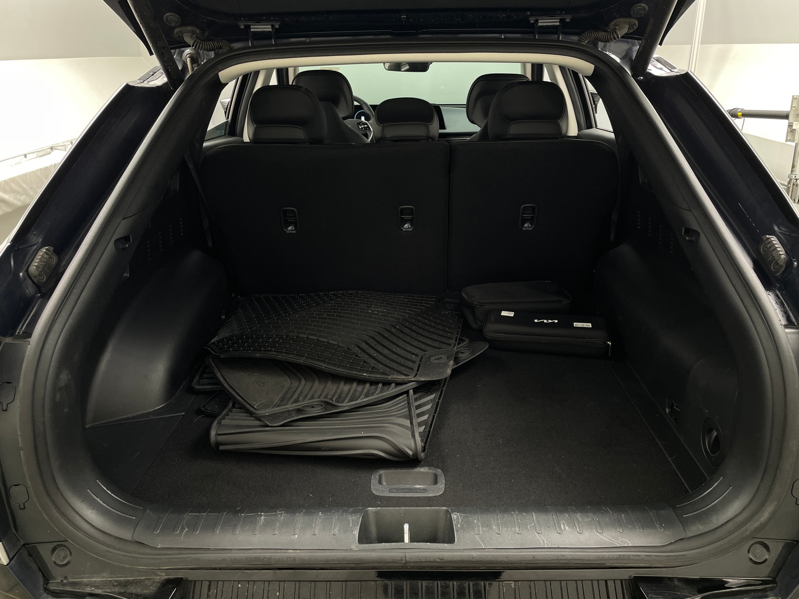 Thumbnail: 2023 Kia EV6 - 6