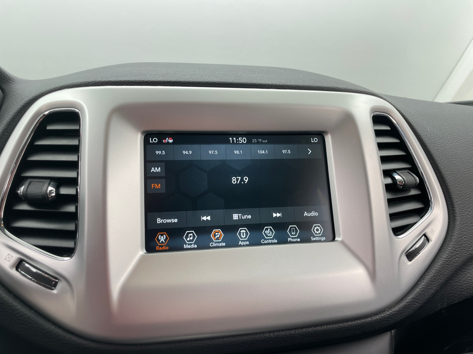 Thumbnail: 2019 Jeep Compass - 4