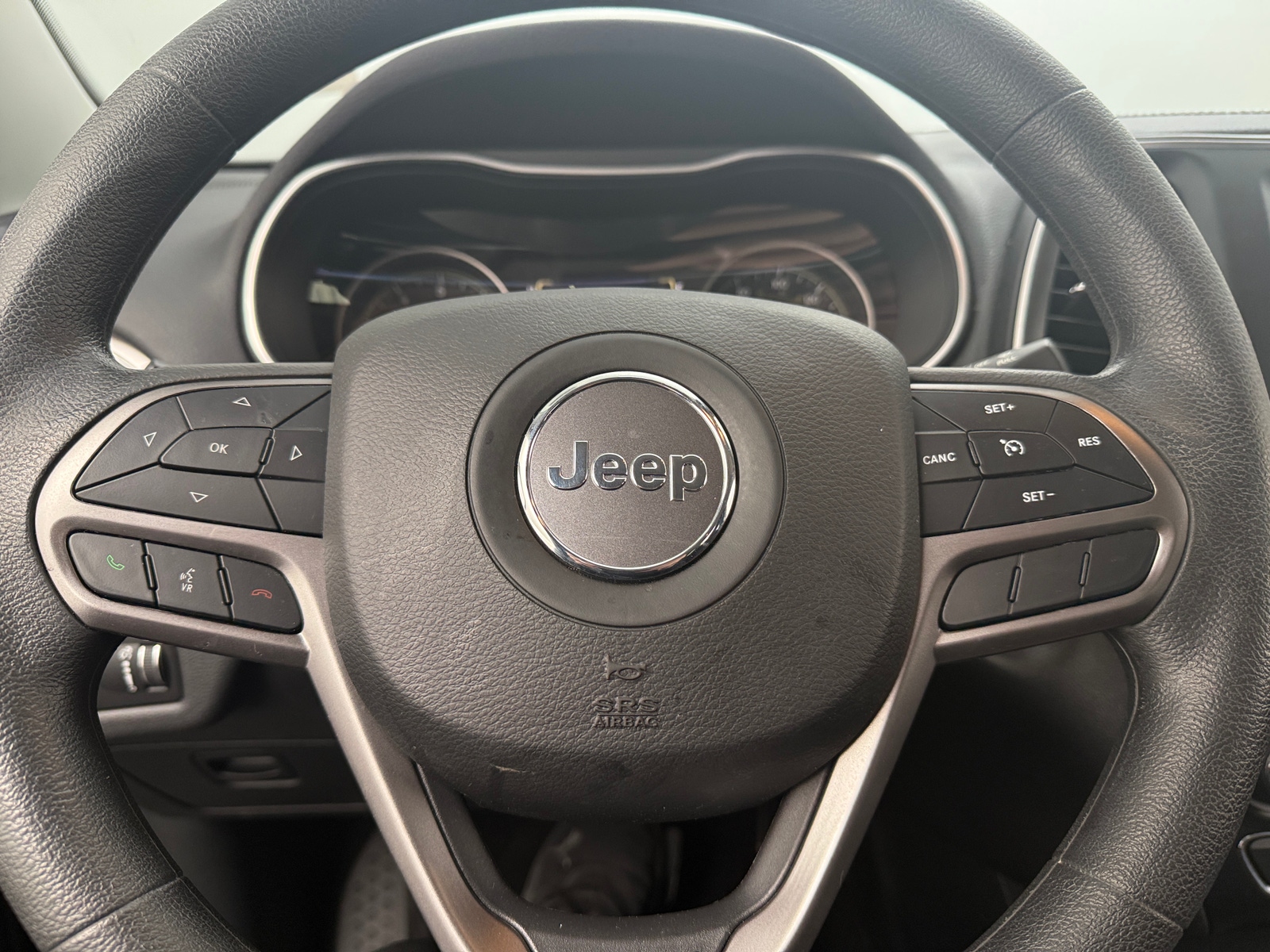 Thumbnail: 2020 Jeep Cherokee - 5