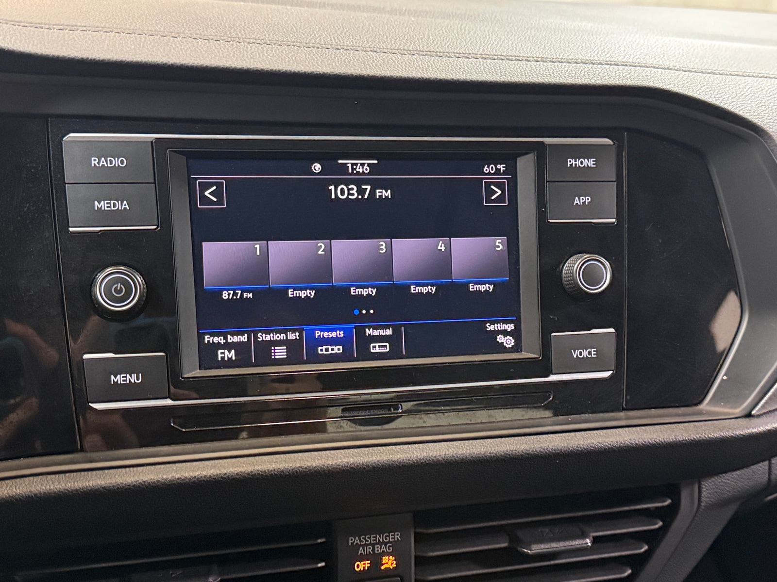 Thumbnail: 2024 Volkswagen Jetta - 4