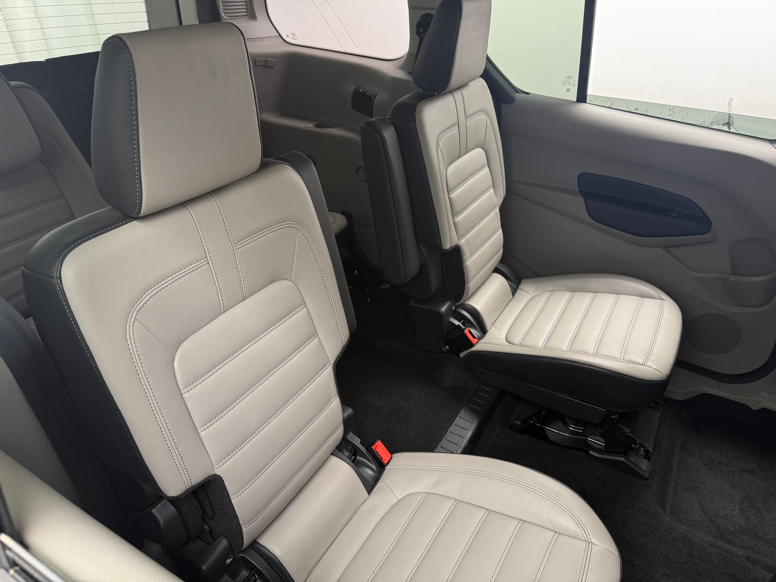 Thumbnail: 2020 Ford Transit Series - 5