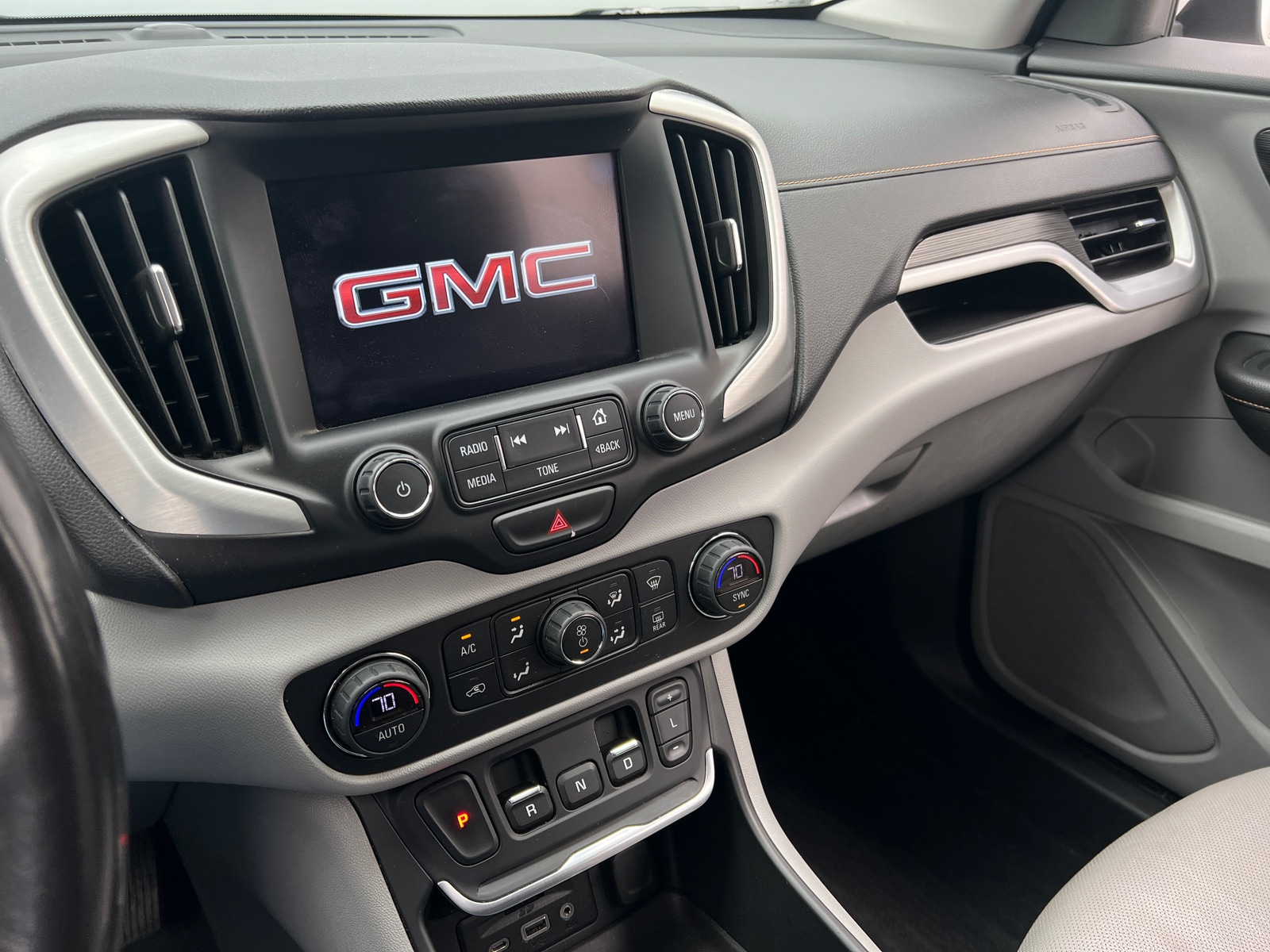 Thumbnail: 2018 GMC Terrain - 3