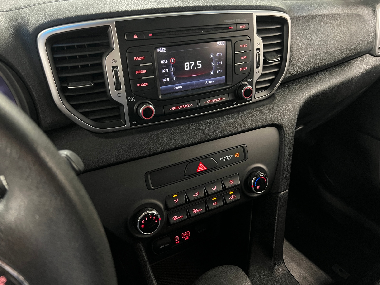 Thumbnail: 2017 Kia Sportage - 4