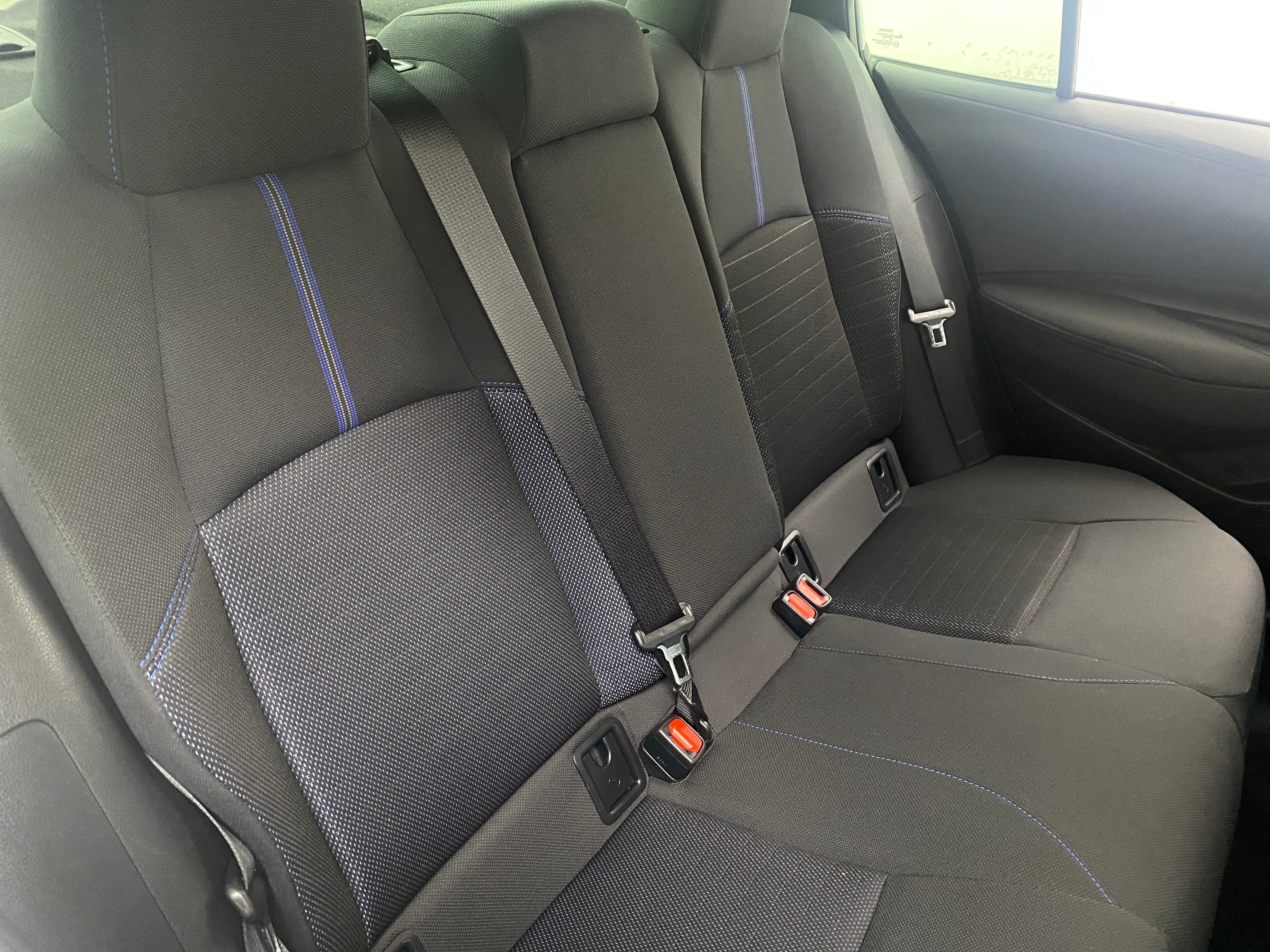 Used 2022 Toyota Corolla SE with VIN 5YFS4MCE4NP127584 for sale in Northfield, Minnesota