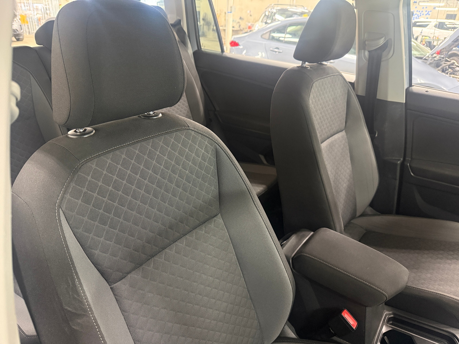 Thumbnail: 2020 Volkswagen Tiguan - 2