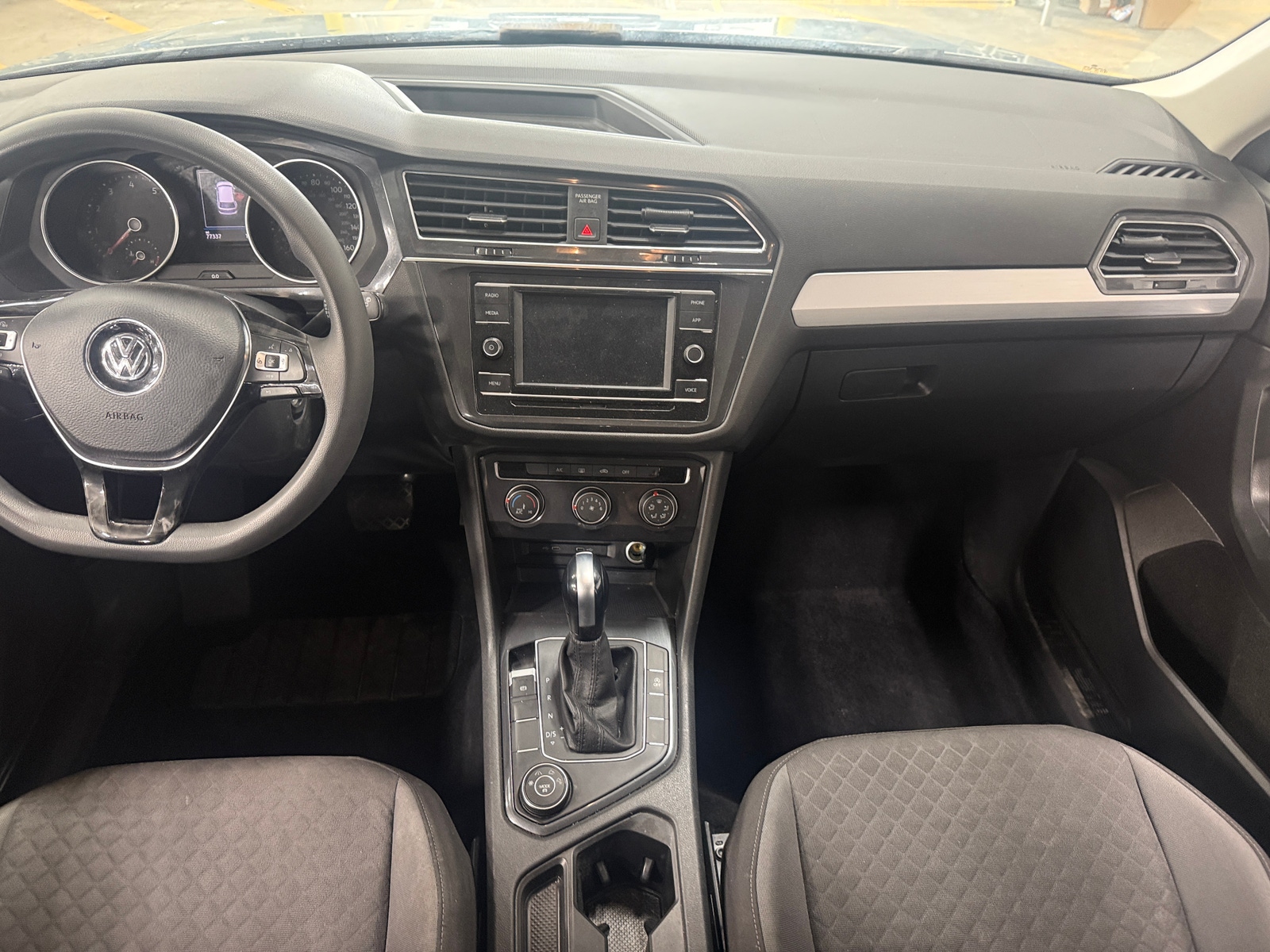 Thumbnail: 2020 Volkswagen Tiguan - 3